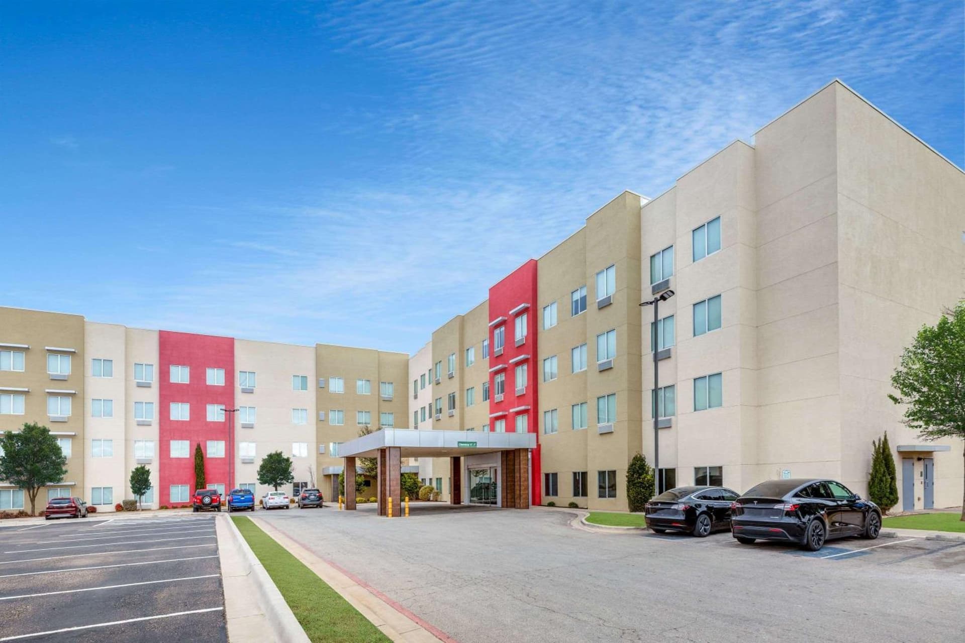 Hawthorn Suites by Wyndham Lubbock interior in Lubbock, TX — gallery photo 2