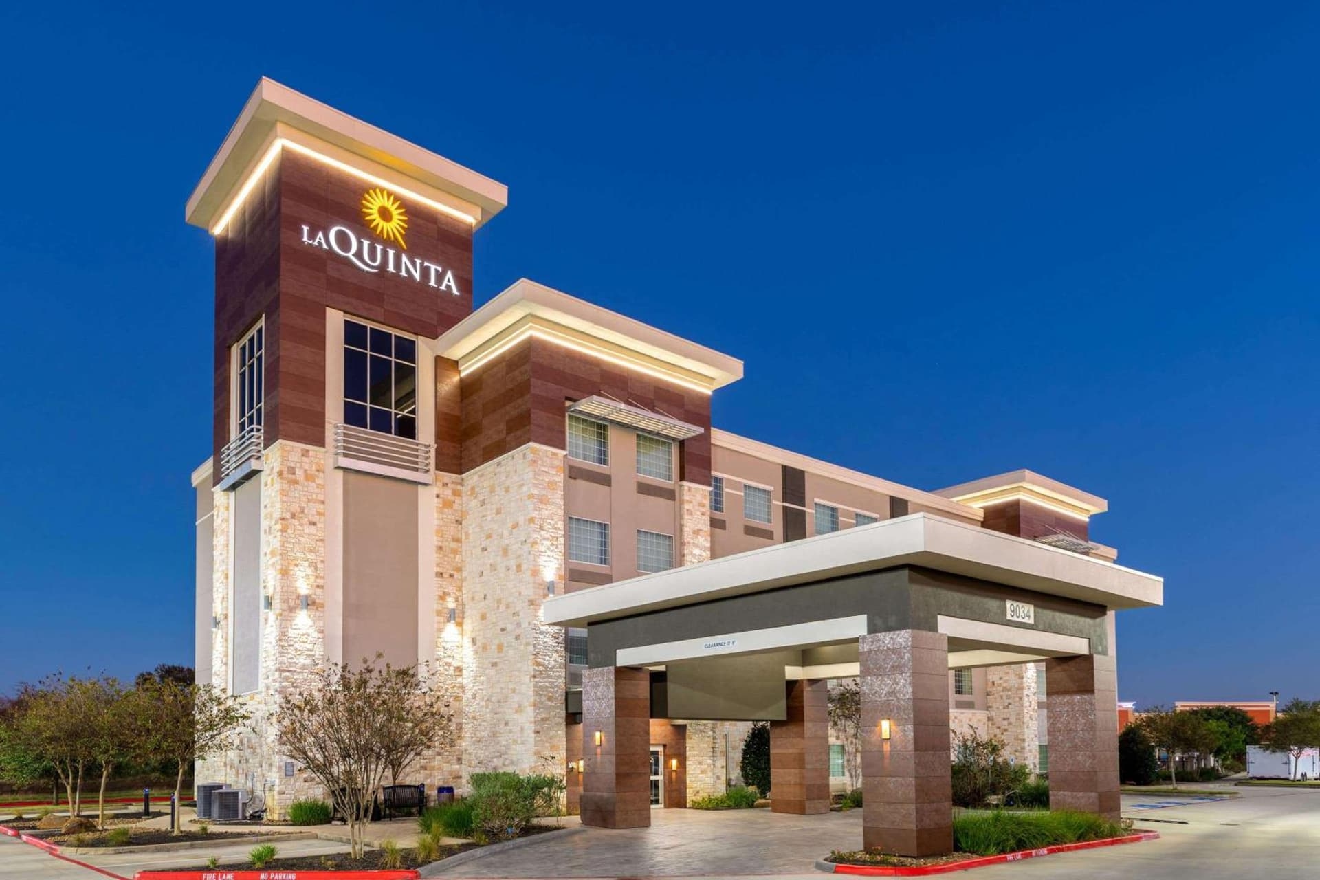 La Quinta by Wyndham Houston NW Beltway8/WestRD featured exterior or lobby in Houston, TX — similar hotel