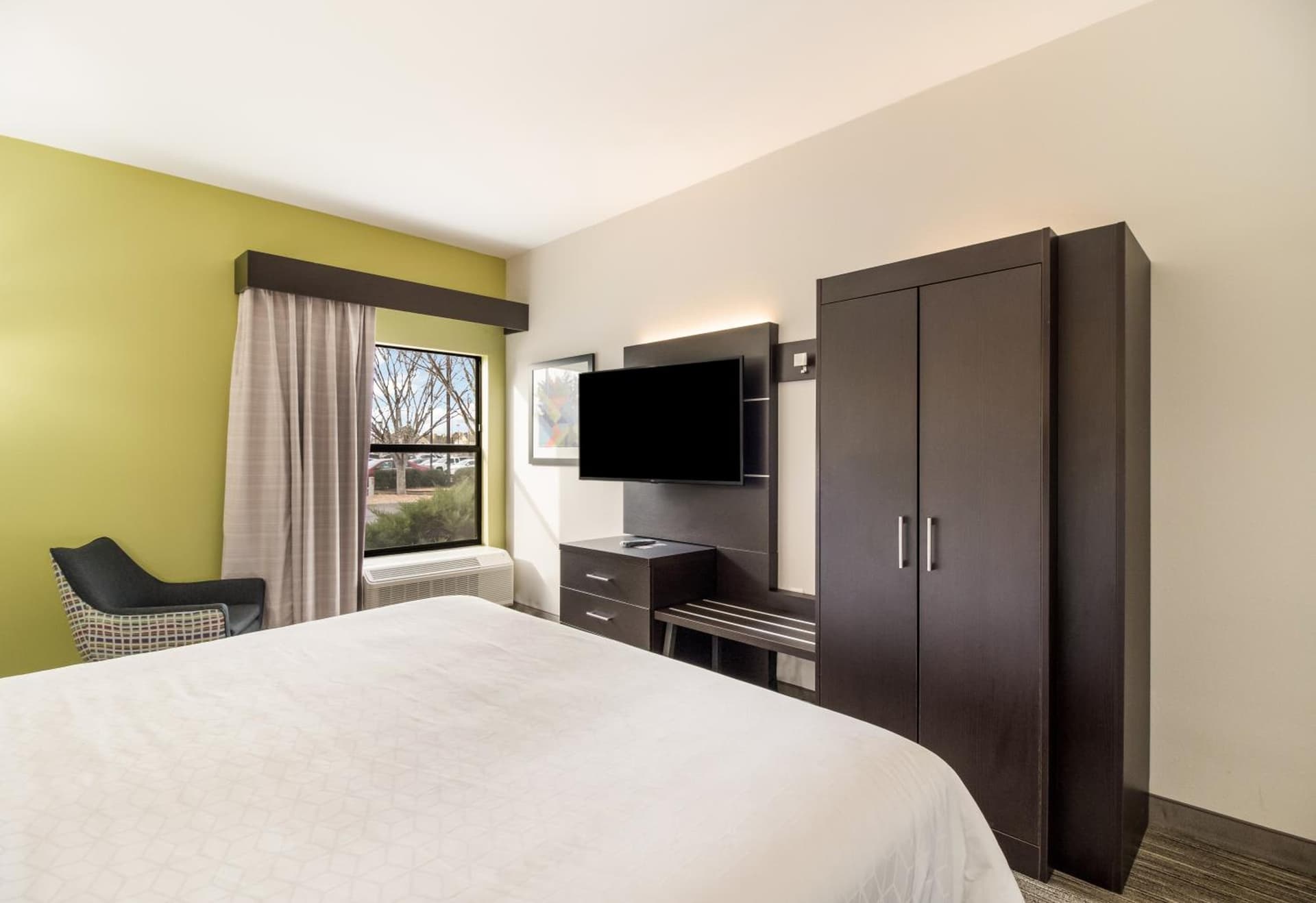 Clarion Pointe New Bern interior in New Bern, NC — gallery photo 2