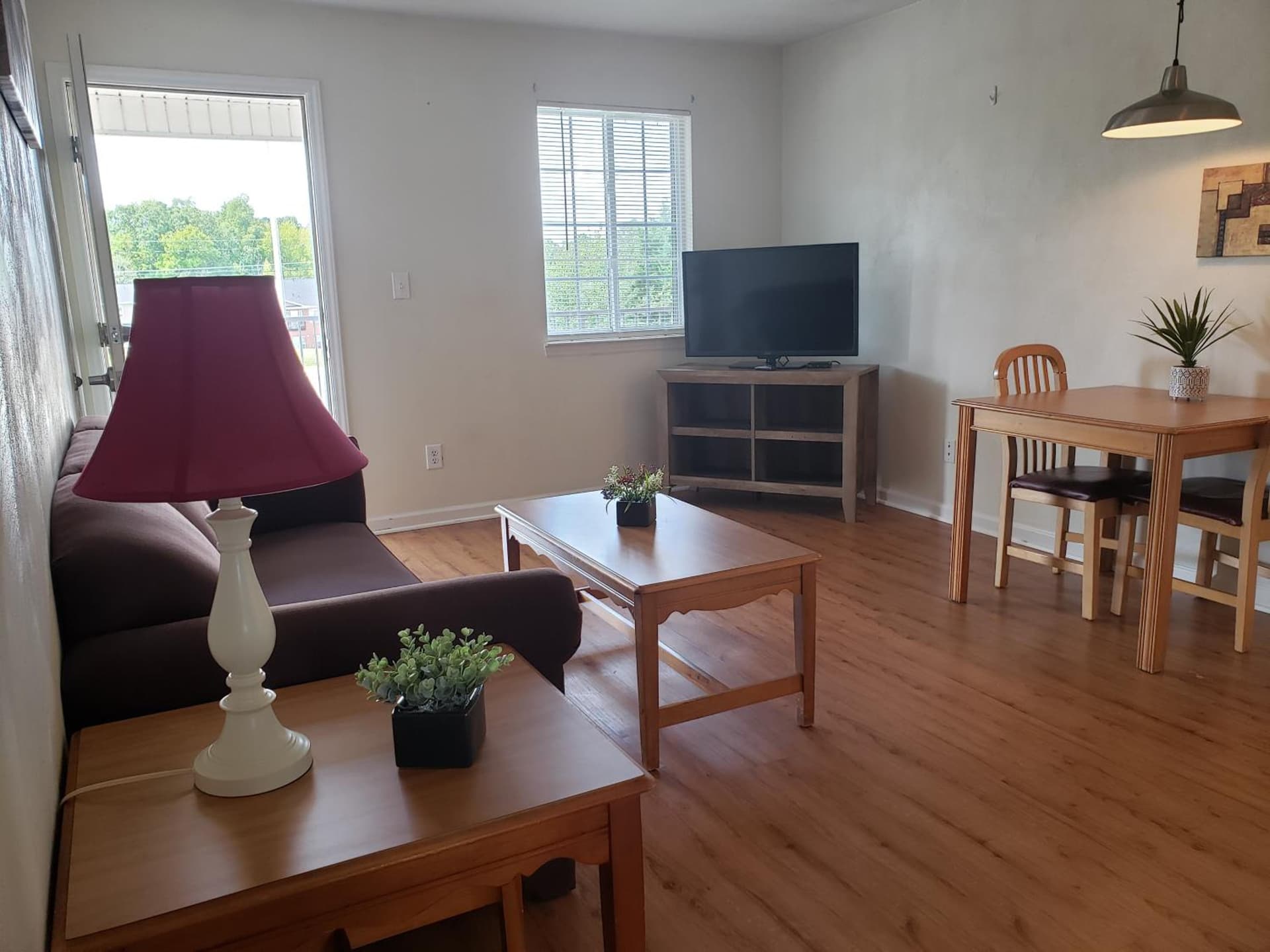 Affordable Suites Burlington interior in Burlington, NC — gallery photo 2