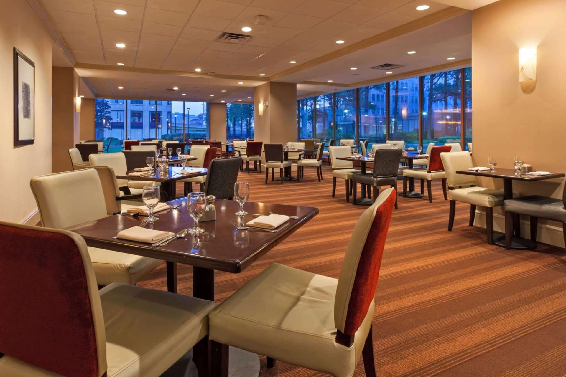 Wyndham Grand Pittsburgh gallery photo in Pittsburgh, PA — image 37