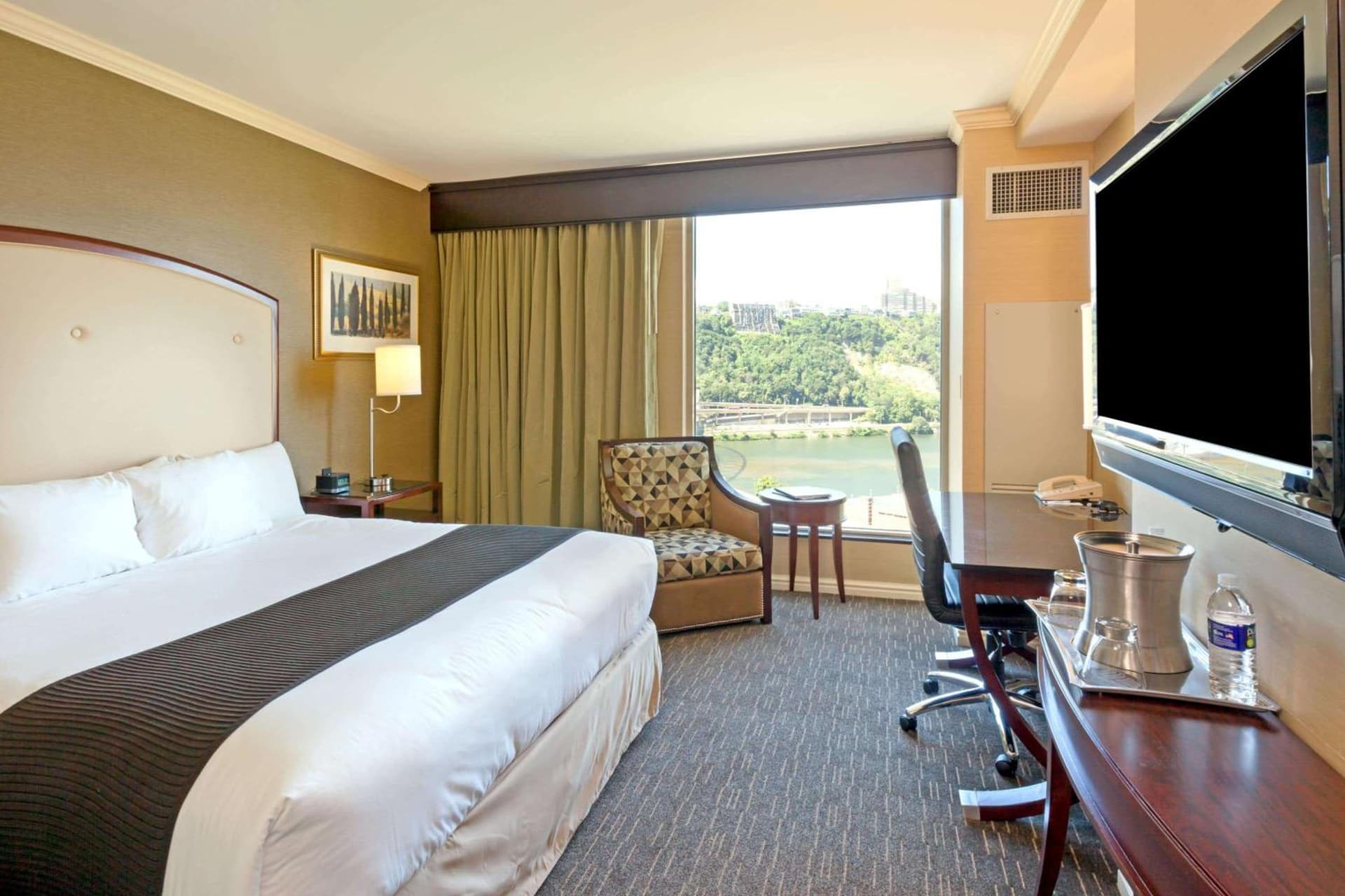 Wyndham Grand Pittsburgh gallery photo in Pittsburgh, PA — image 64