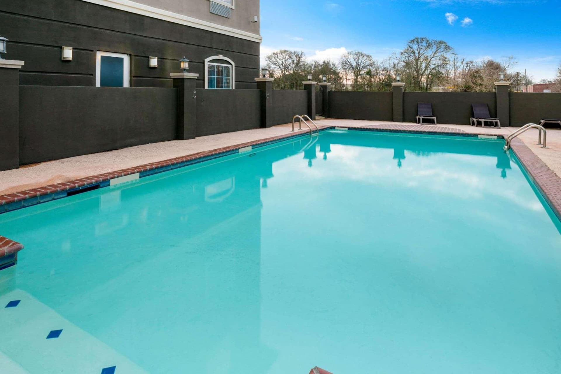 La Quinta Inn & Suites by Wyndham Broussard - Lafayette Area gallery photo in Broussard, LA — image 5