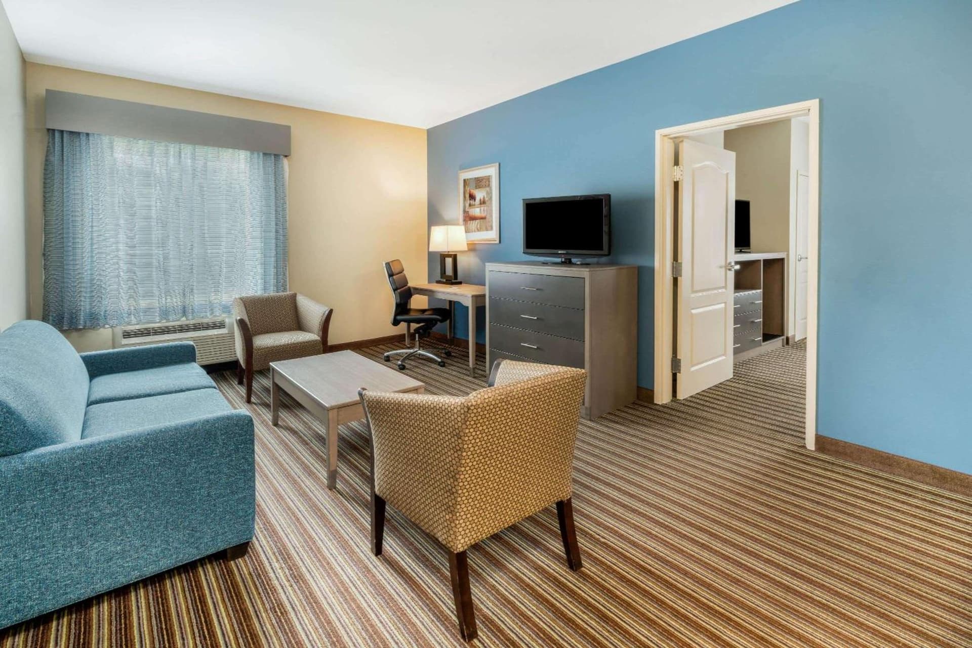 La Quinta Inn & Suites by Wyndham Broussard - Lafayette Area gallery photo in Broussard, LA — image 15