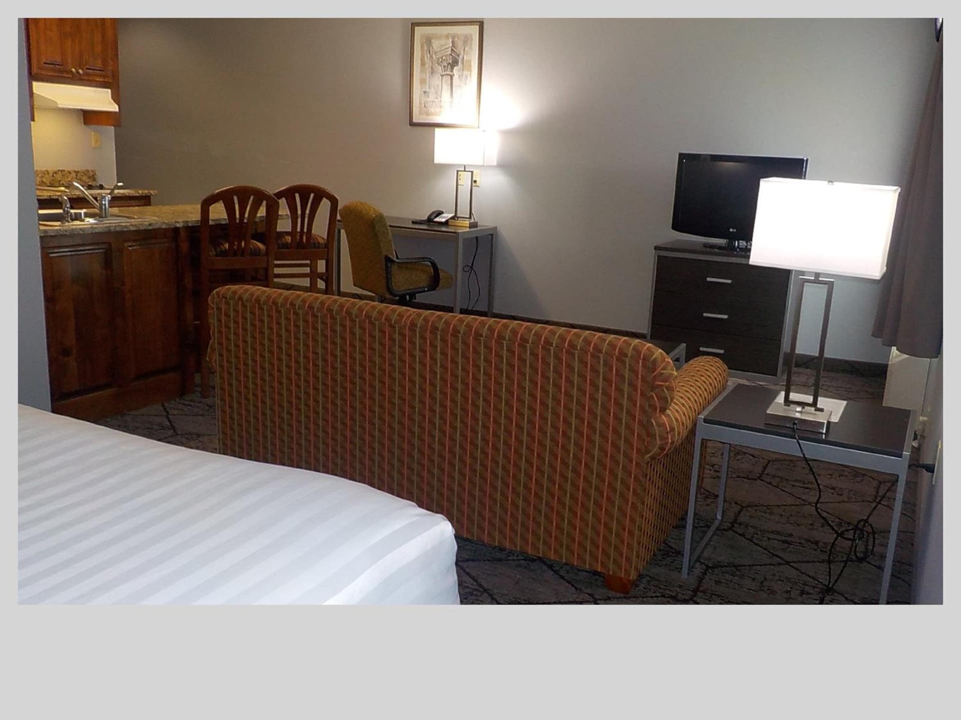 SureStay Plus Hotel by Best Western Warner Robins AFB gallery photo in Warner Robins, GA — image 11