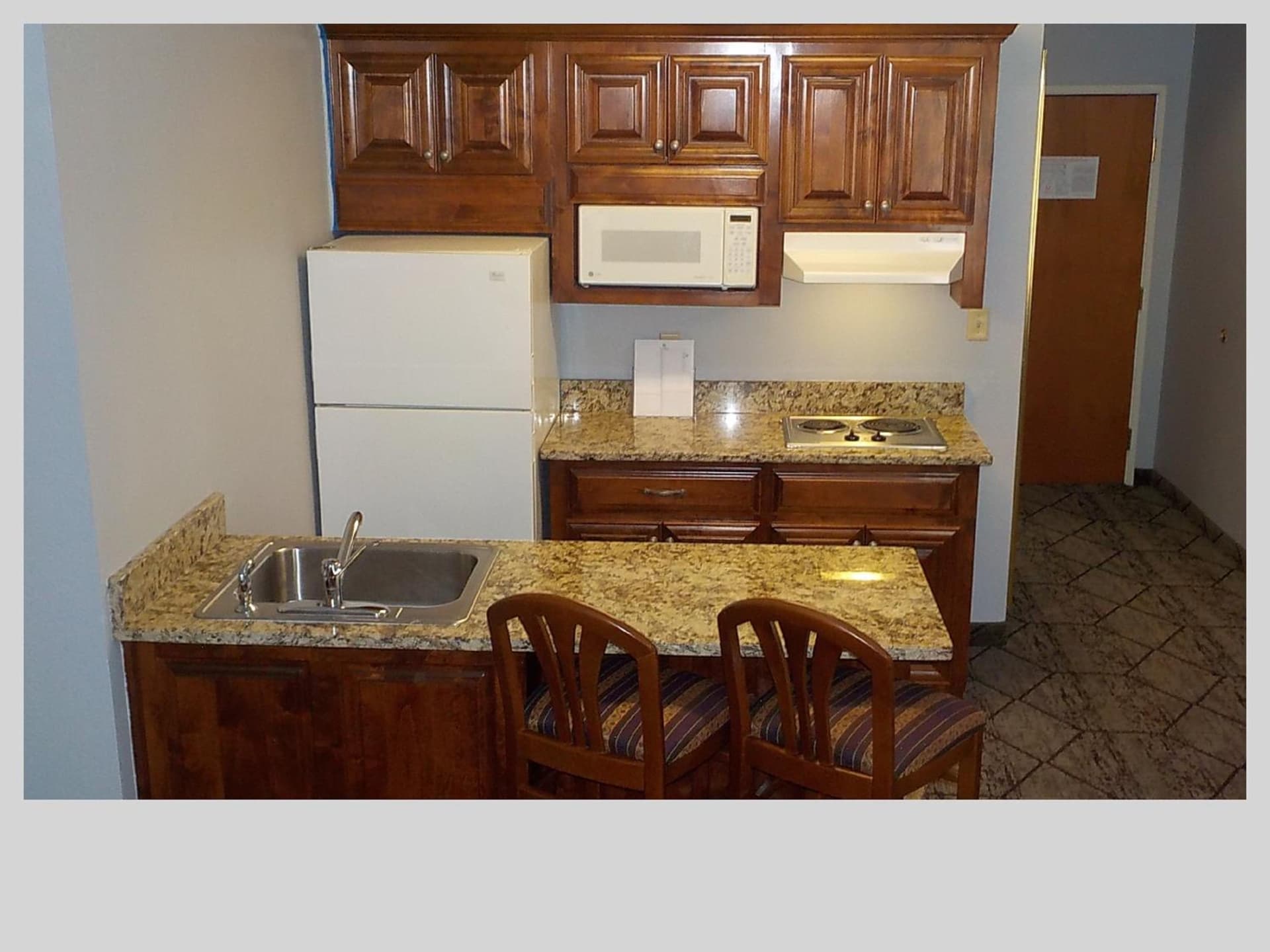 SureStay Plus Hotel by Best Western Warner Robins AFB gallery photo in Warner Robins, GA — image 23