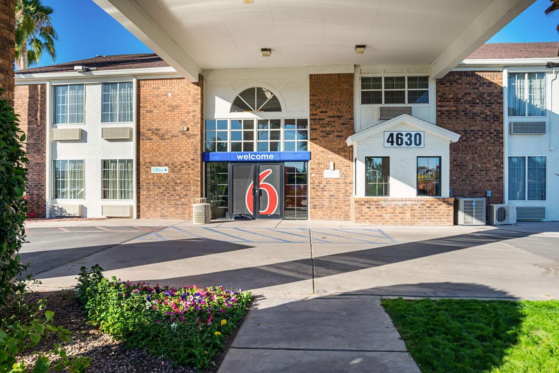Studio 6 Tucson, AZ - North featured exterior or lobby in Tucson, AZ — similar hotel