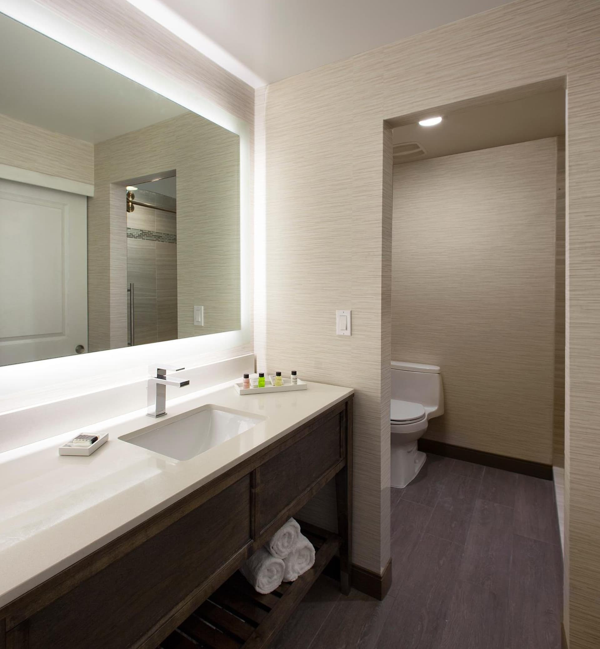 Marina del Rey Hotel gallery photo in Los Angeles, CA — image 11