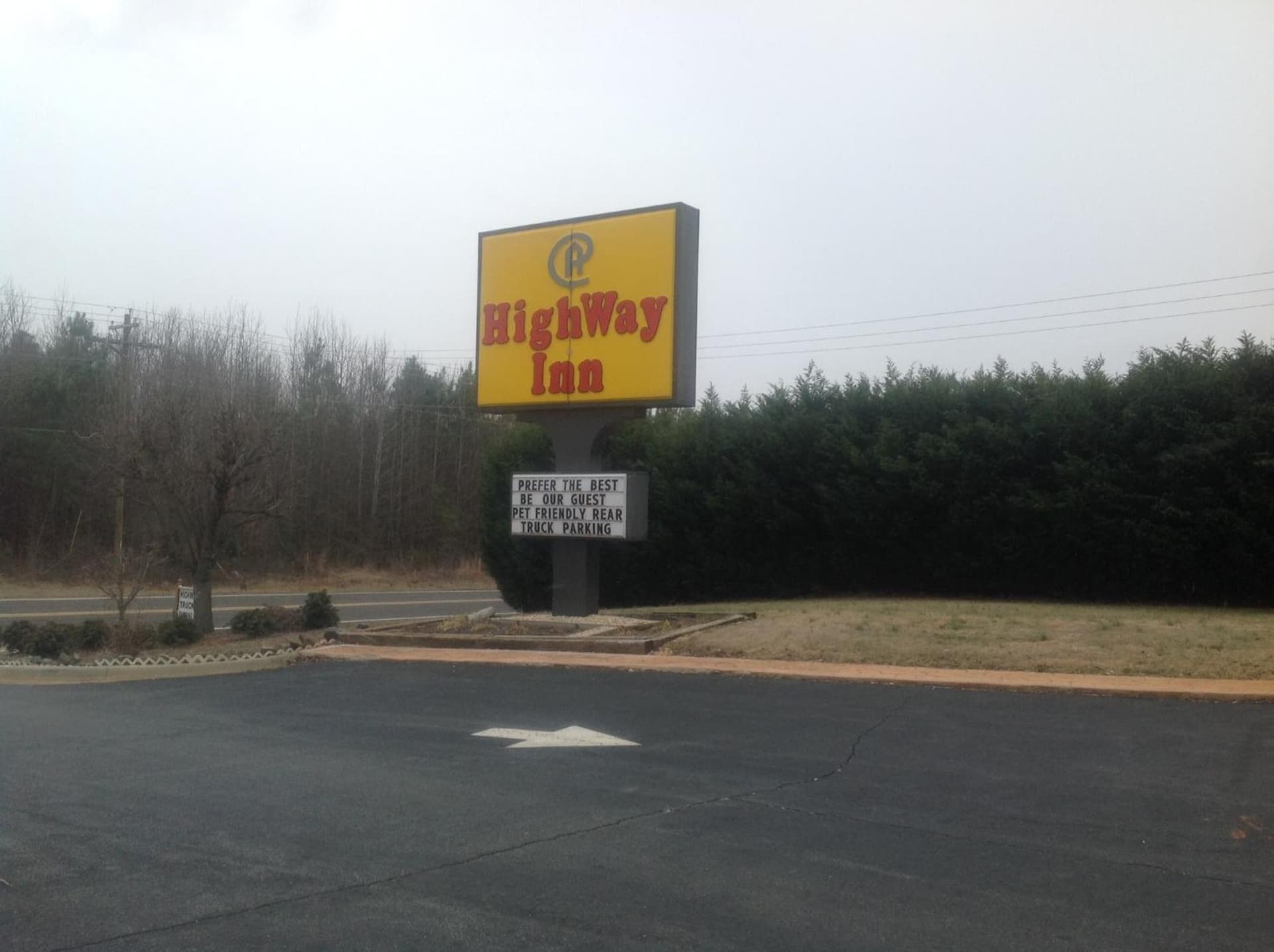 HighWay Inn interior in Mocksville, NC — gallery photo 2