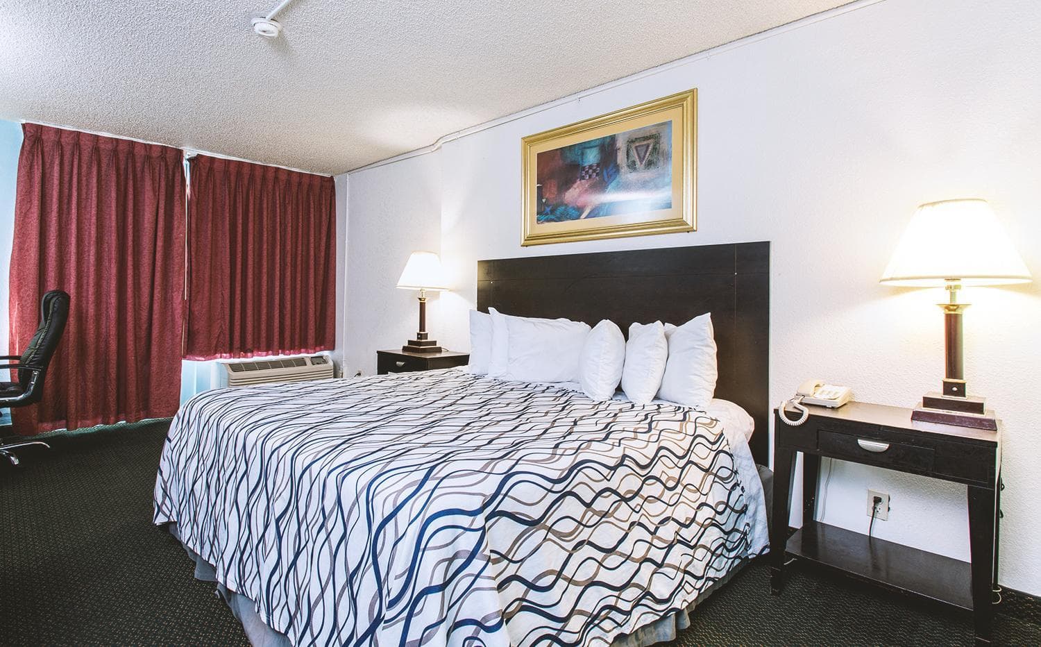 Sky-Palace Inn & Suites Wichita East interior in Wichita, KS — gallery photo 2