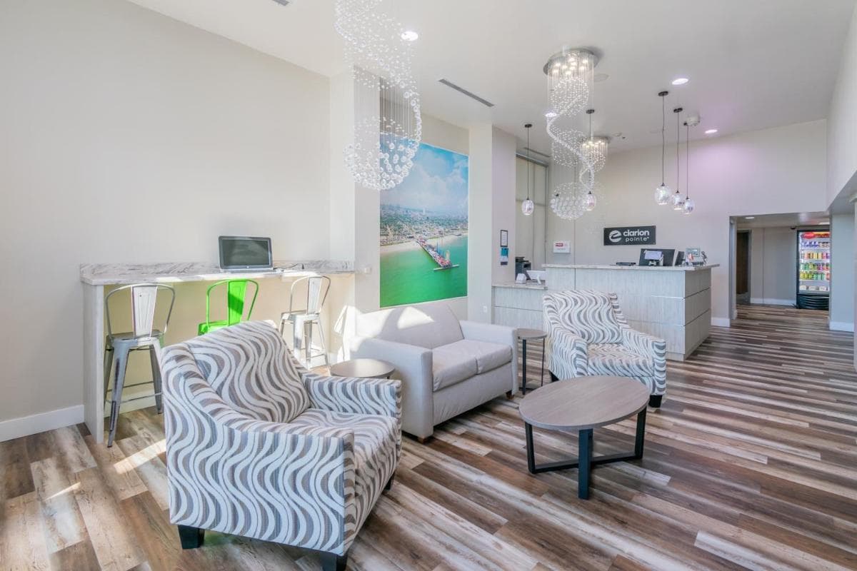 Clarion Pointe Galveston Seawall gallery photo in Galveston, TX — image 40