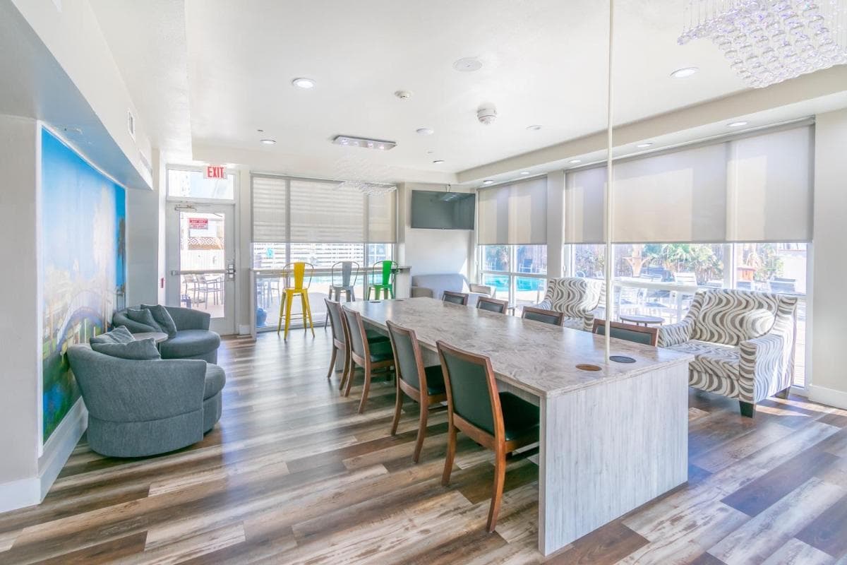 Clarion Pointe Galveston Seawall gallery photo in Galveston, TX — image 55
