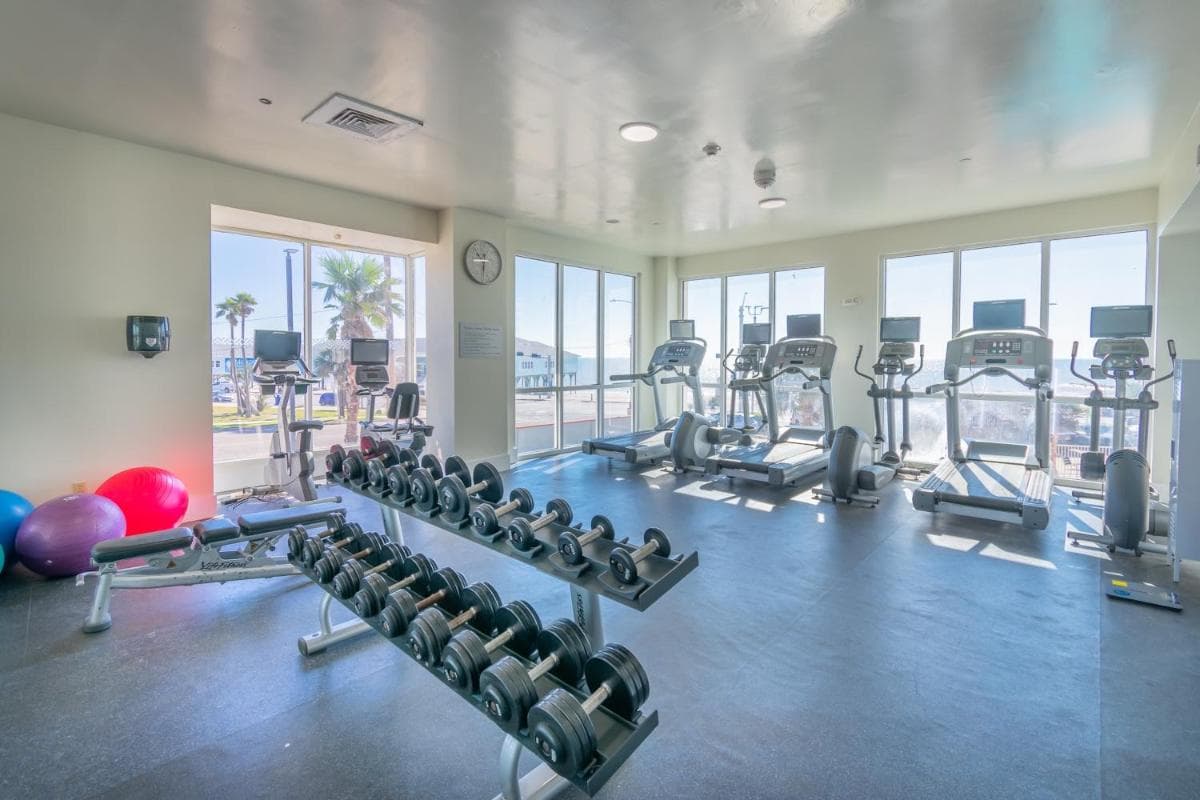Clarion Pointe Galveston Seawall gallery photo in Galveston, TX — image 16