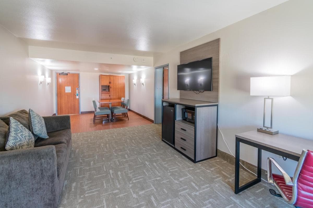 Clarion Pointe Galveston Seawall gallery photo in Galveston, TX — image 38