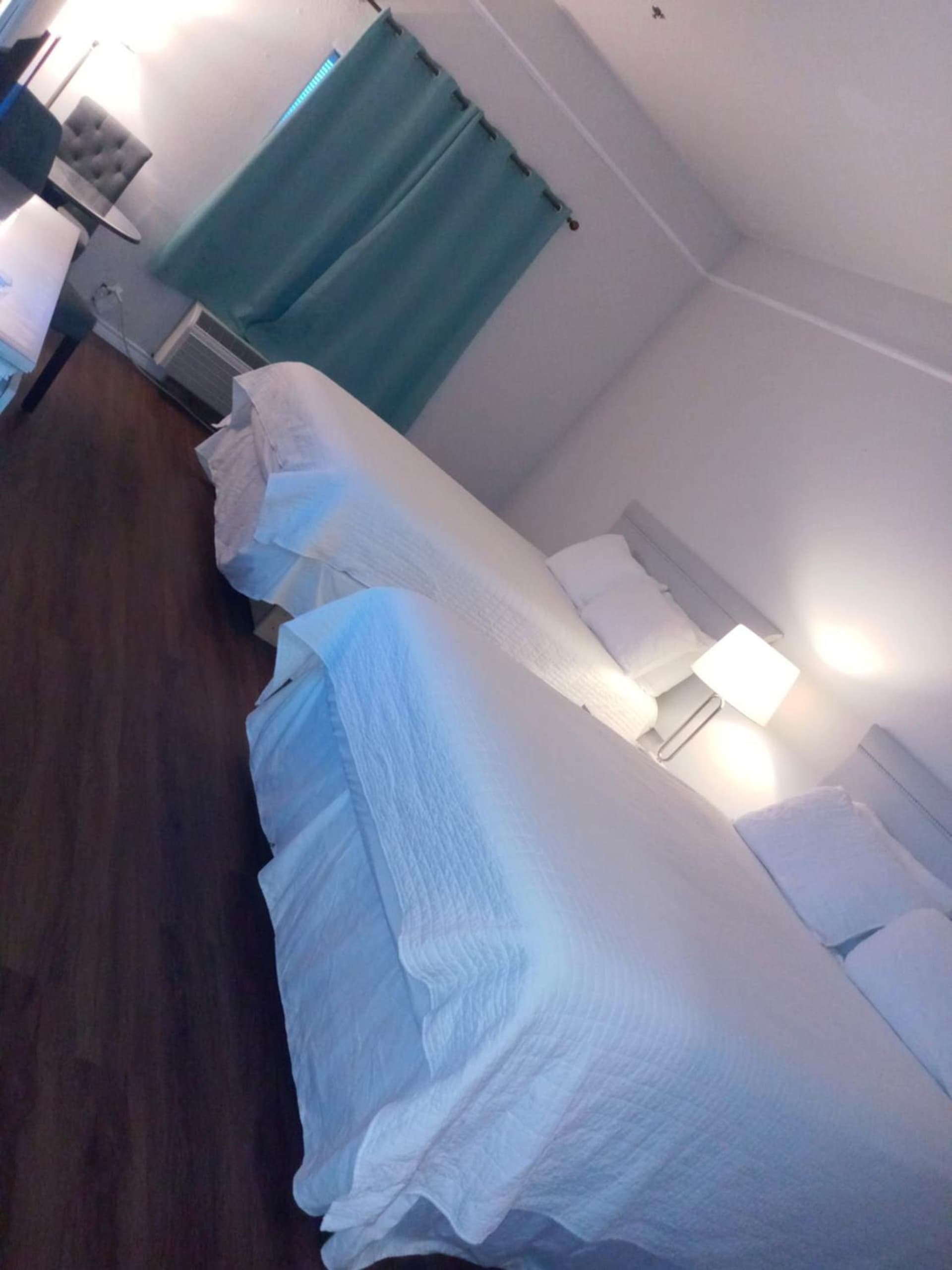 Deluxe Inn & Suites interior in Brownsville, TX — gallery photo 2