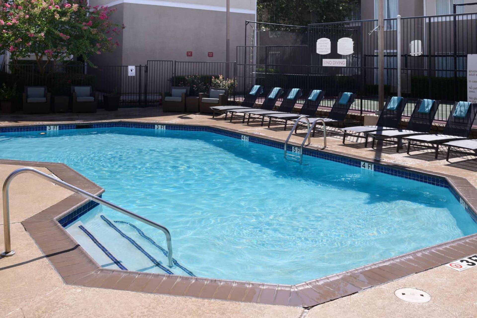 Sonesta ES Suites Dallas Medical Market Center interior in Dallas, TX — gallery photo 2