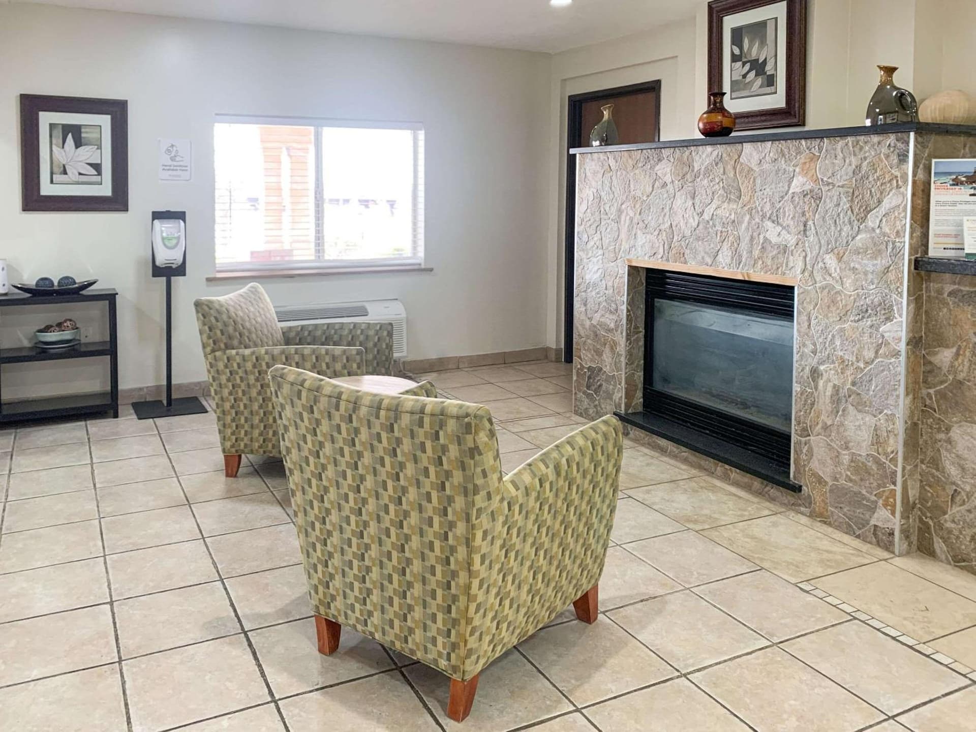 SureStay by Best Western Albuquerque East I-40 property views in Albuquerque, NM — gallery photo 3