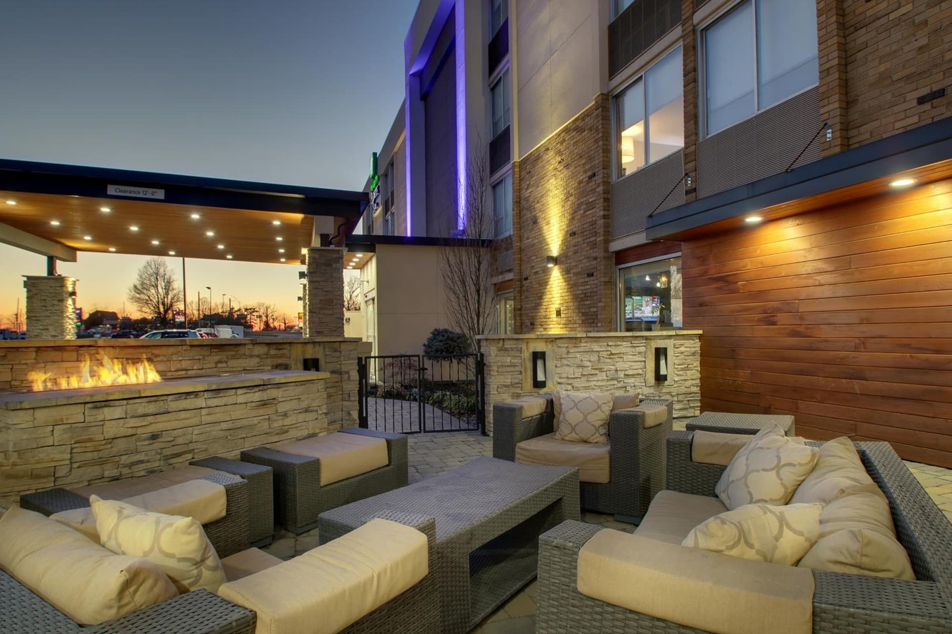 Holiday Inn Express & Suites Wapakoneta by IHG interior in Wapakoneta, OH — gallery photo 2
