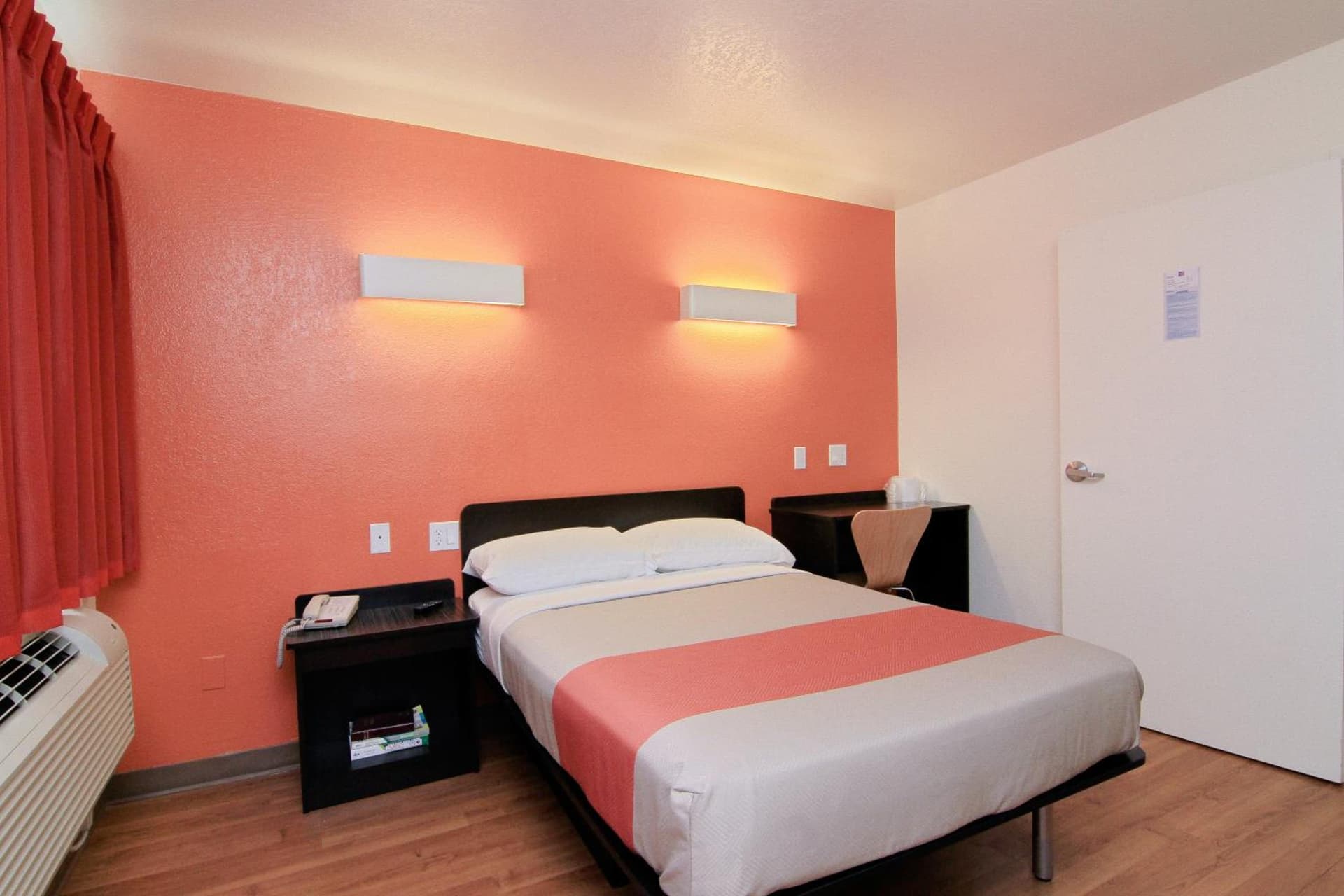 Motel 6 Old town Scottsdale Fashion Square gallery photo in Scottsdale, AZ — image 9