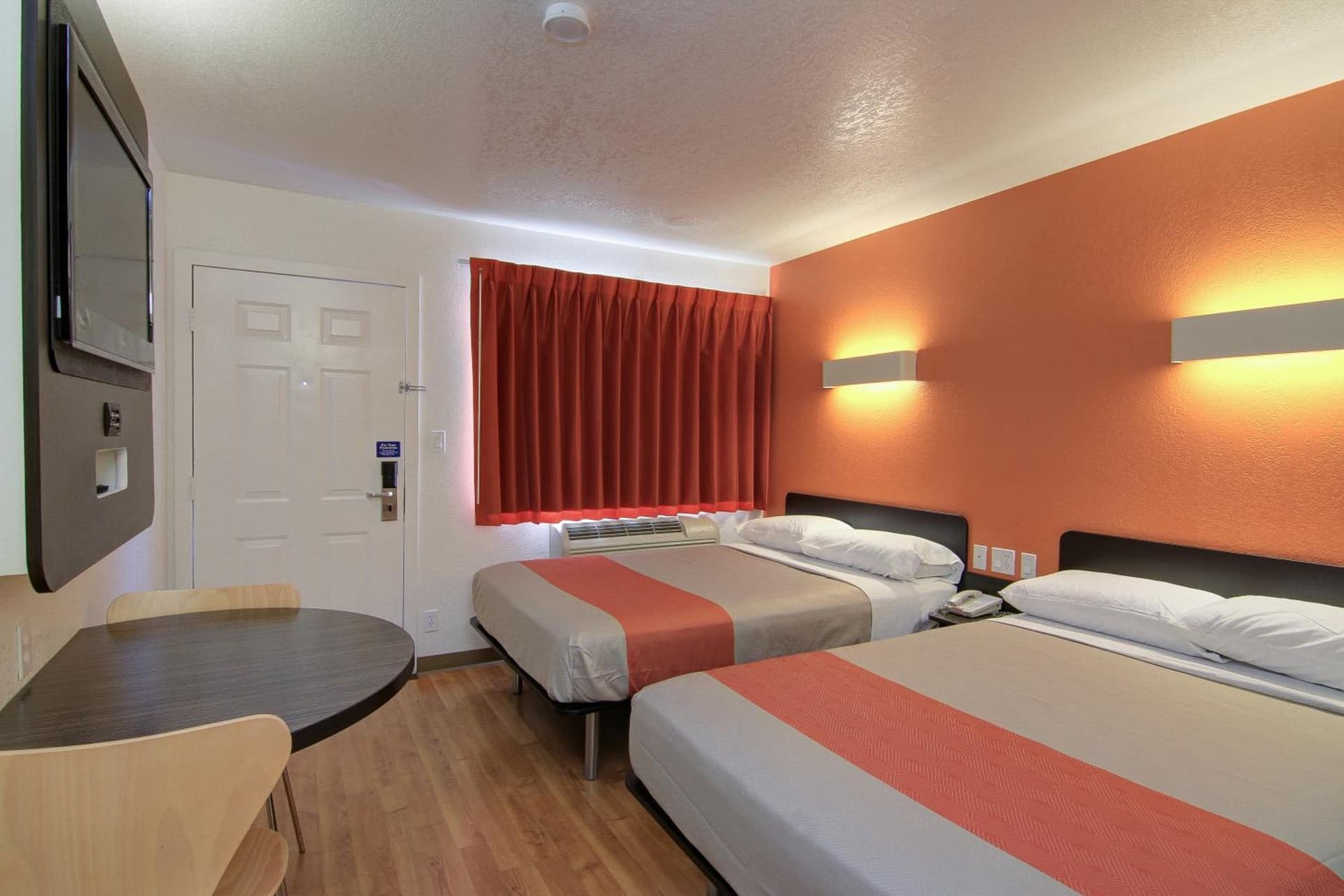 Motel 6 Old town Scottsdale Fashion Square gallery photo in Scottsdale, AZ — image 22