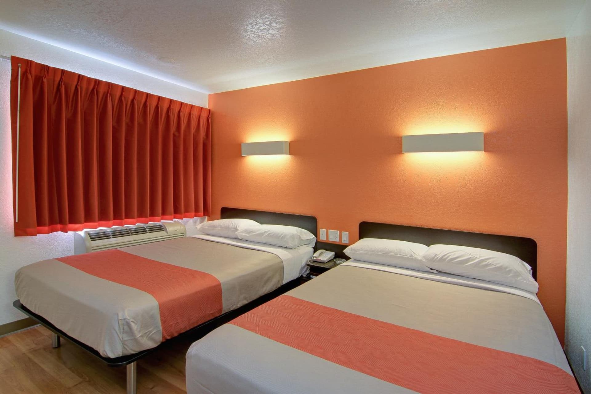 Motel 6 Old town Scottsdale Fashion Square gallery photo in Scottsdale, AZ — image 4