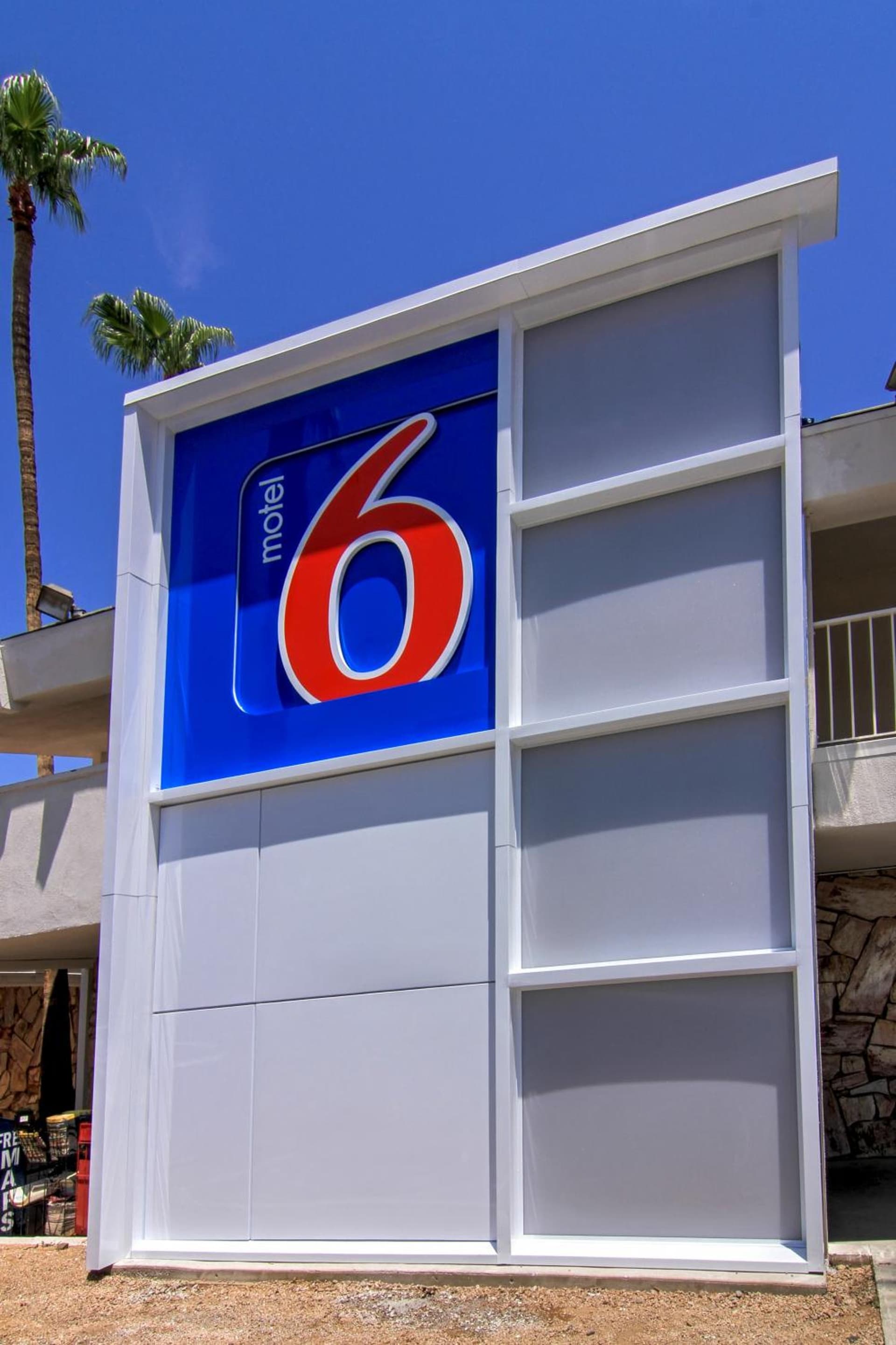 Motel 6 Old town Scottsdale Fashion Square gallery photo in Scottsdale, AZ — image 26