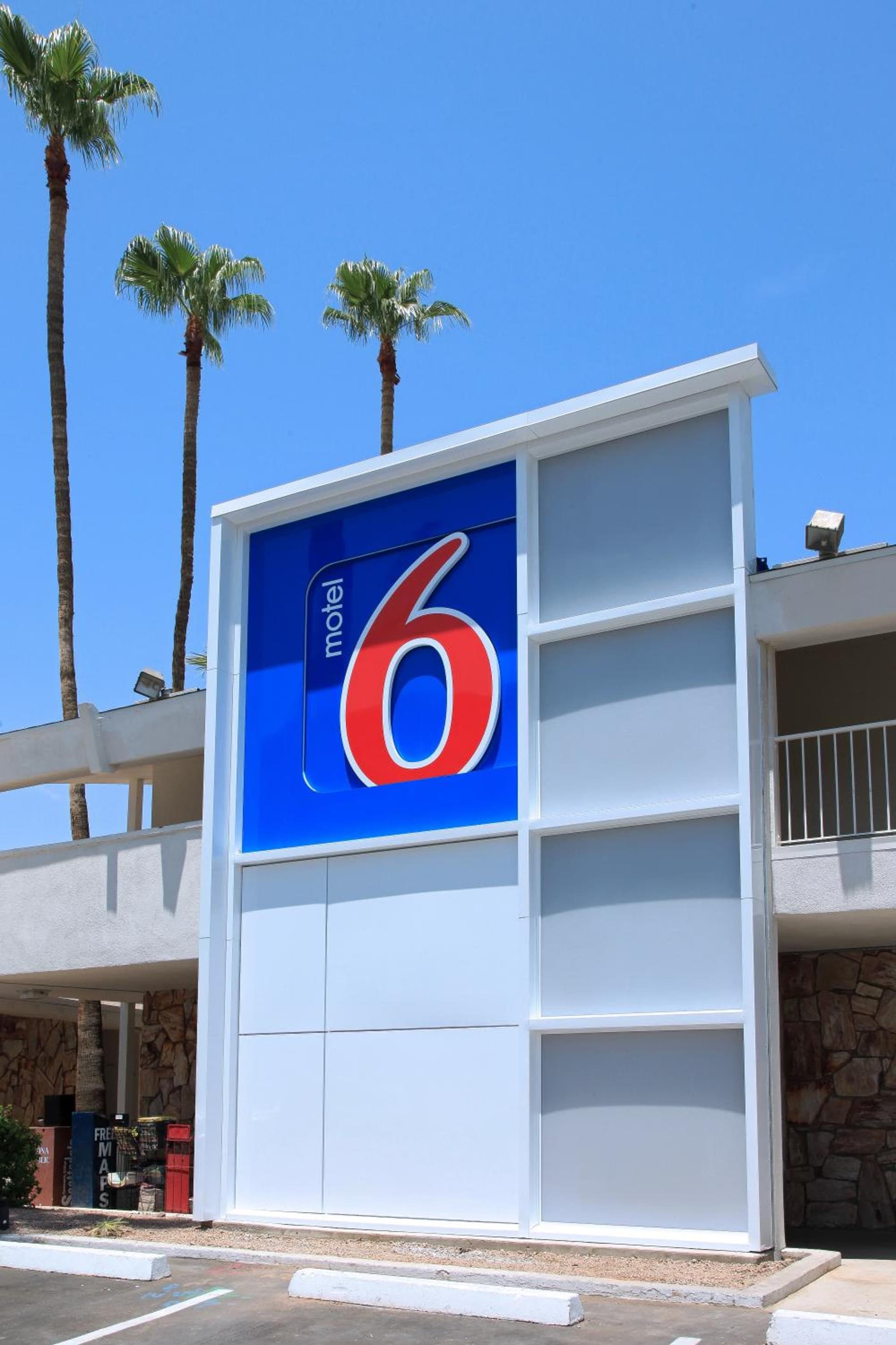 Motel 6 Old town Scottsdale Fashion Square gallery photo in Scottsdale, AZ — image 16