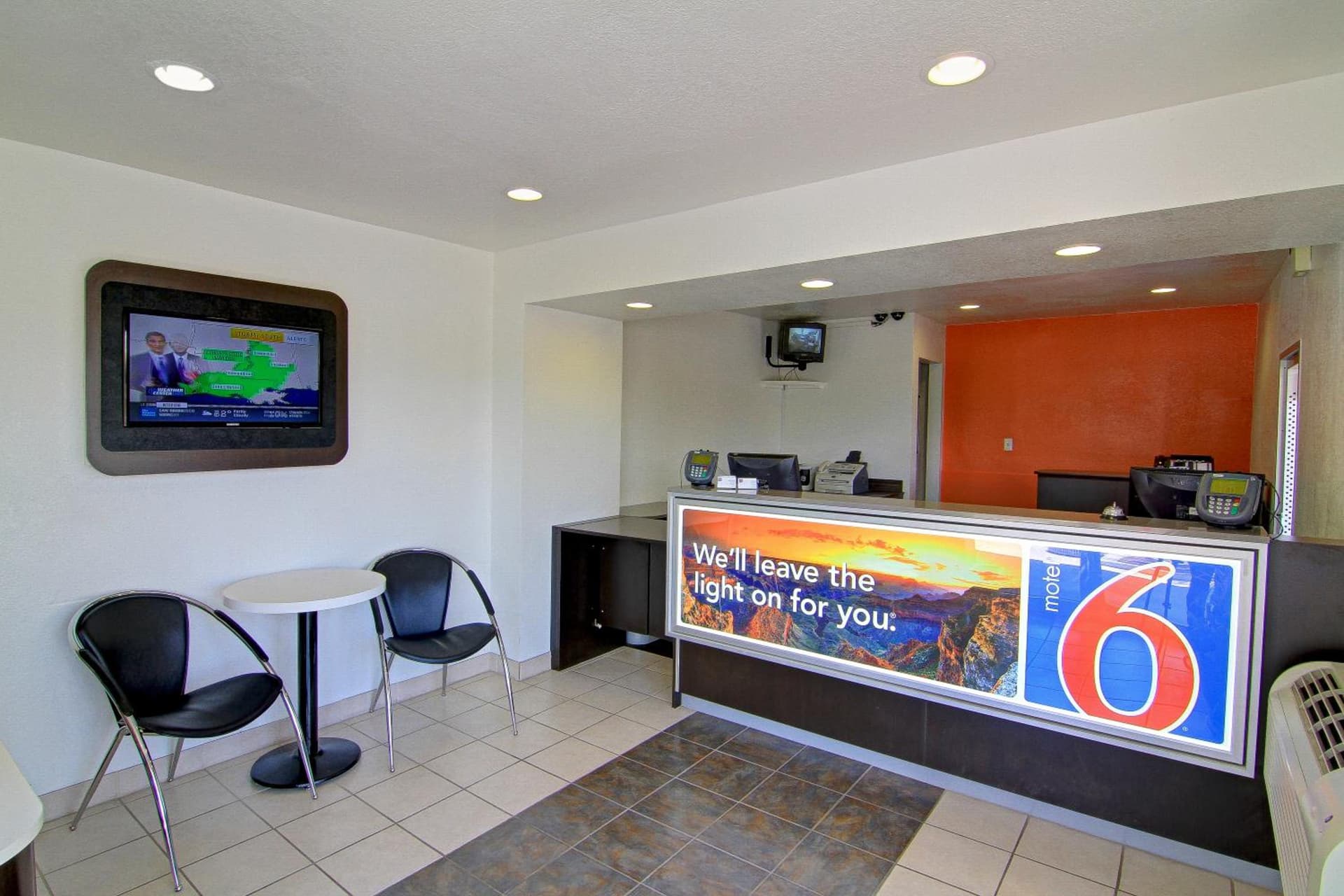 Motel 6 Old town Scottsdale Fashion Square gallery photo in Scottsdale, AZ — image 7