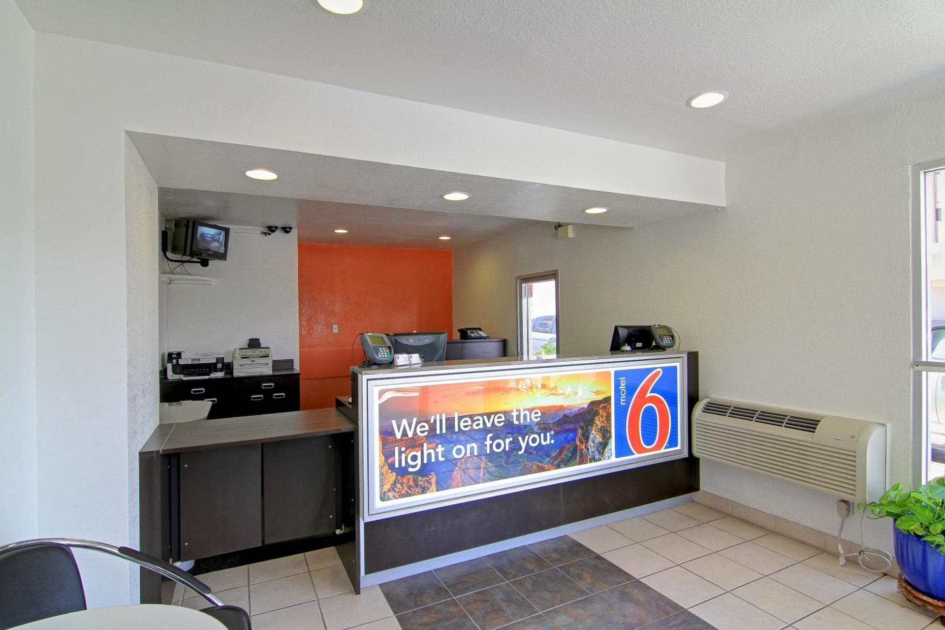 Motel 6 Old town Scottsdale Fashion Square gallery photo in Scottsdale, AZ — image 15