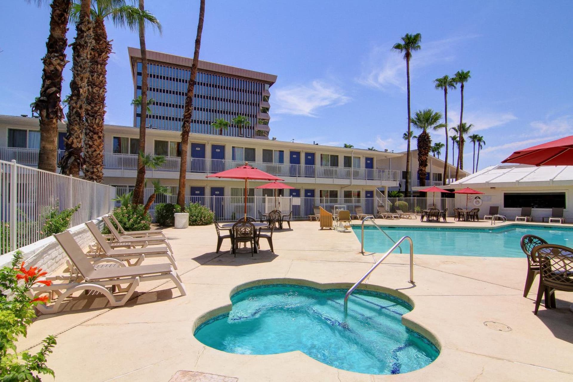 Motel 6 Old town Scottsdale Fashion Square gallery photo in Scottsdale, AZ — image 13