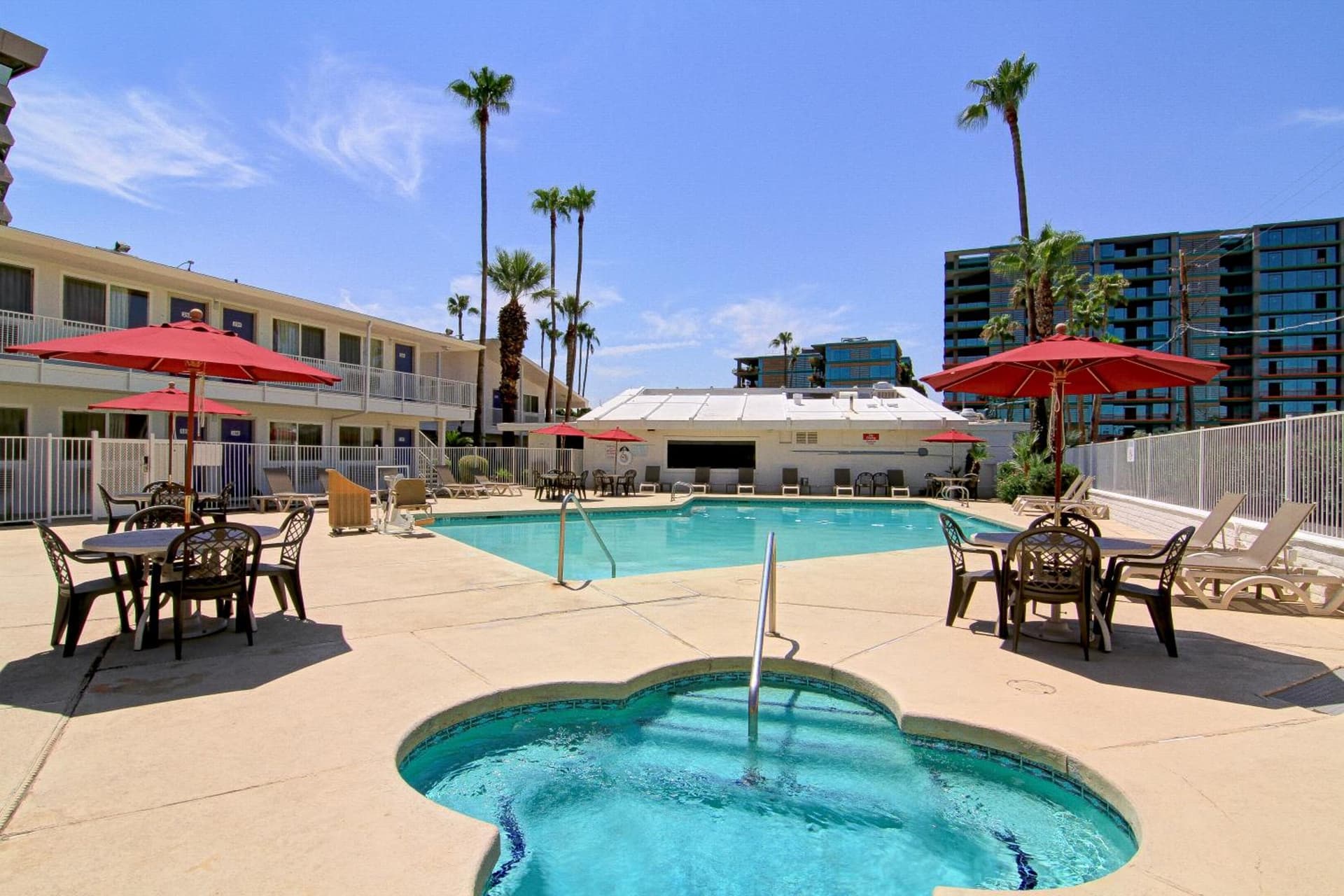 Motel 6 Old town Scottsdale Fashion Square gallery photo in Scottsdale, AZ — image 17