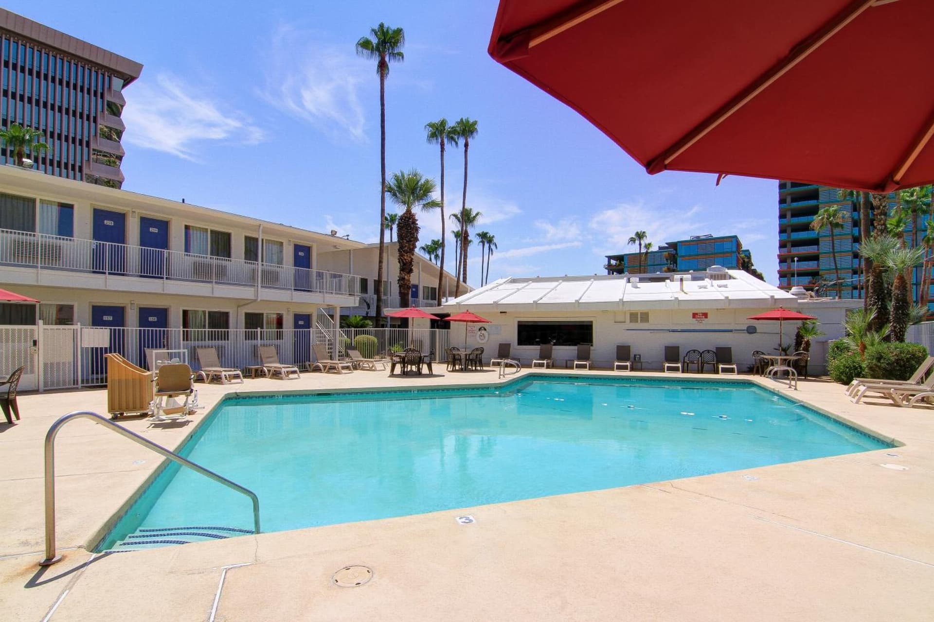 Motel 6 Old town Scottsdale Fashion Square gallery photo in Scottsdale, AZ — image 30