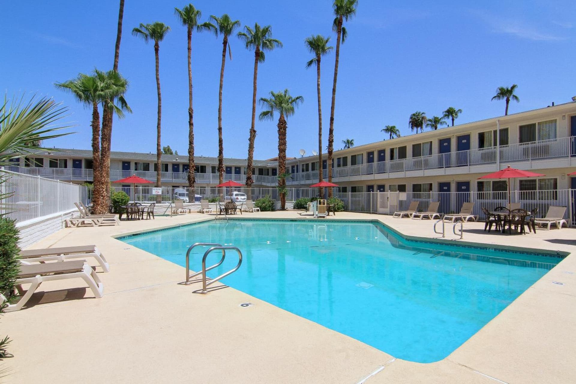 Motel 6 Old town Scottsdale Fashion Square gallery photo in Scottsdale, AZ — image 20