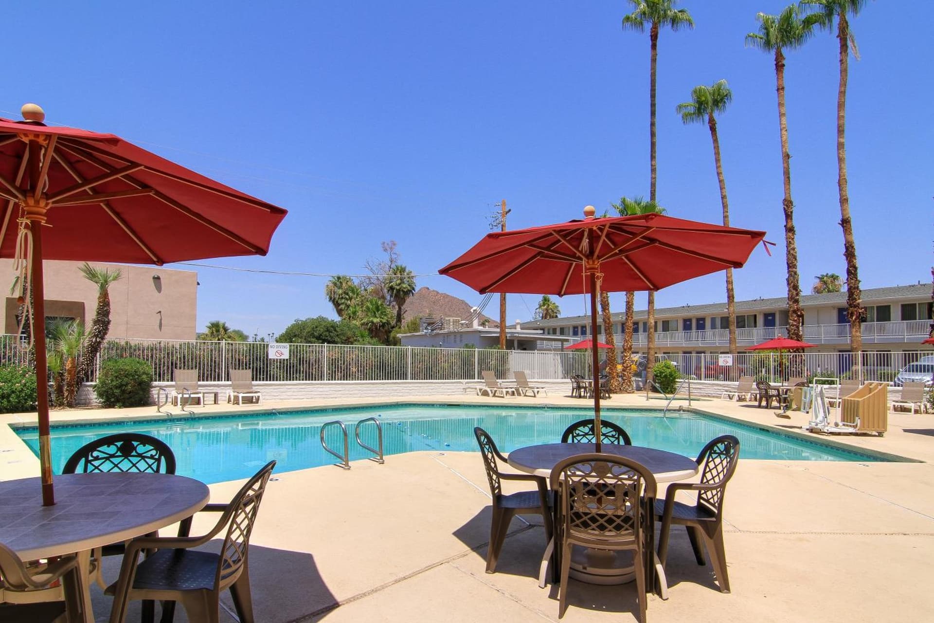 Motel 6 Old town Scottsdale Fashion Square gallery photo in Scottsdale, AZ — image 5