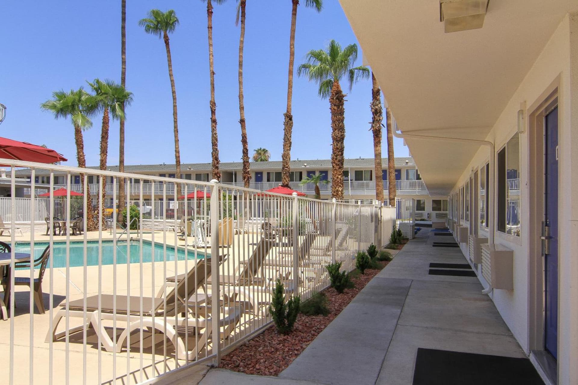 Motel 6 Old town Scottsdale Fashion Square gallery photo in Scottsdale, AZ — image 8