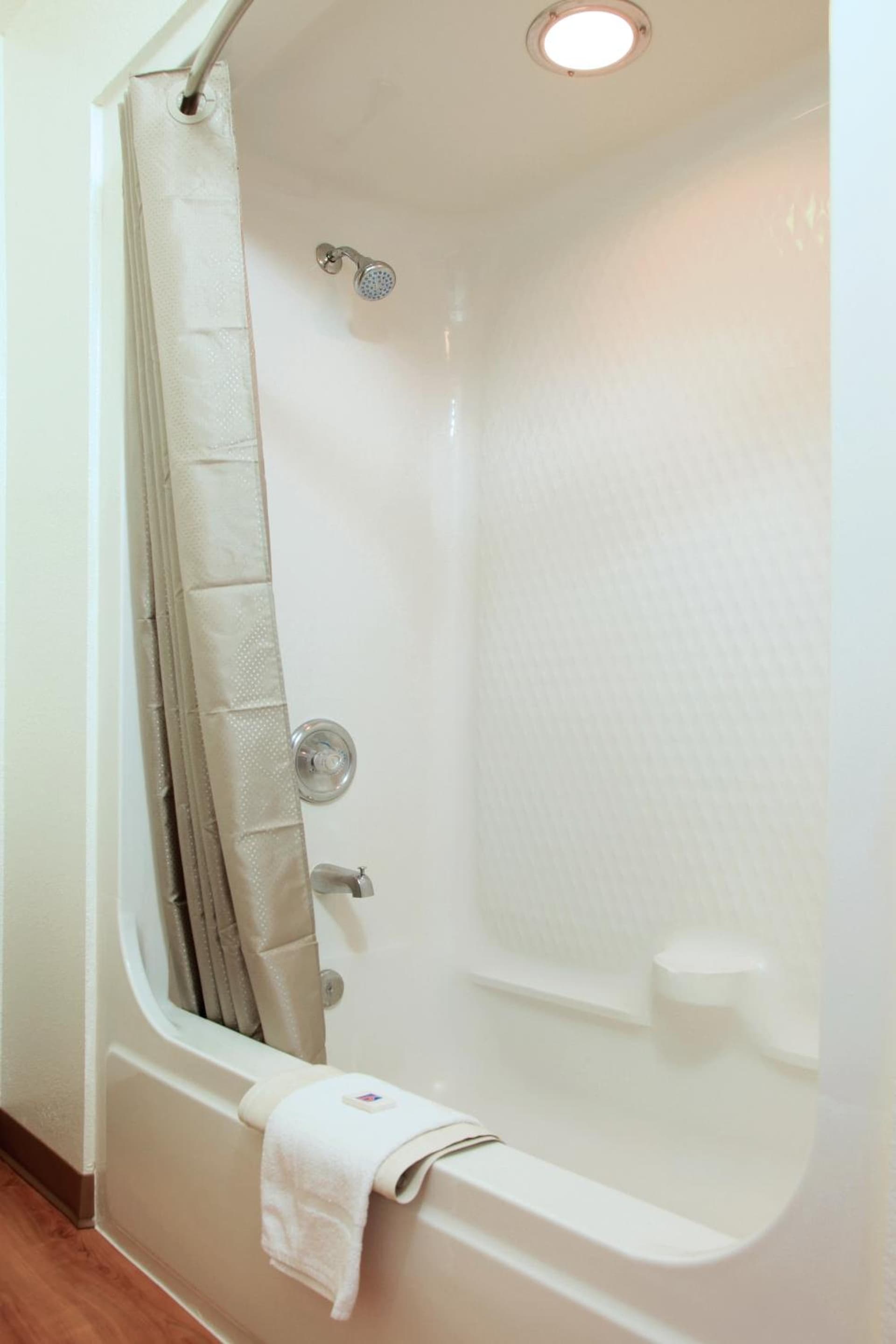 Motel 6 Old town Scottsdale Fashion Square gallery photo in Scottsdale, AZ — image 19