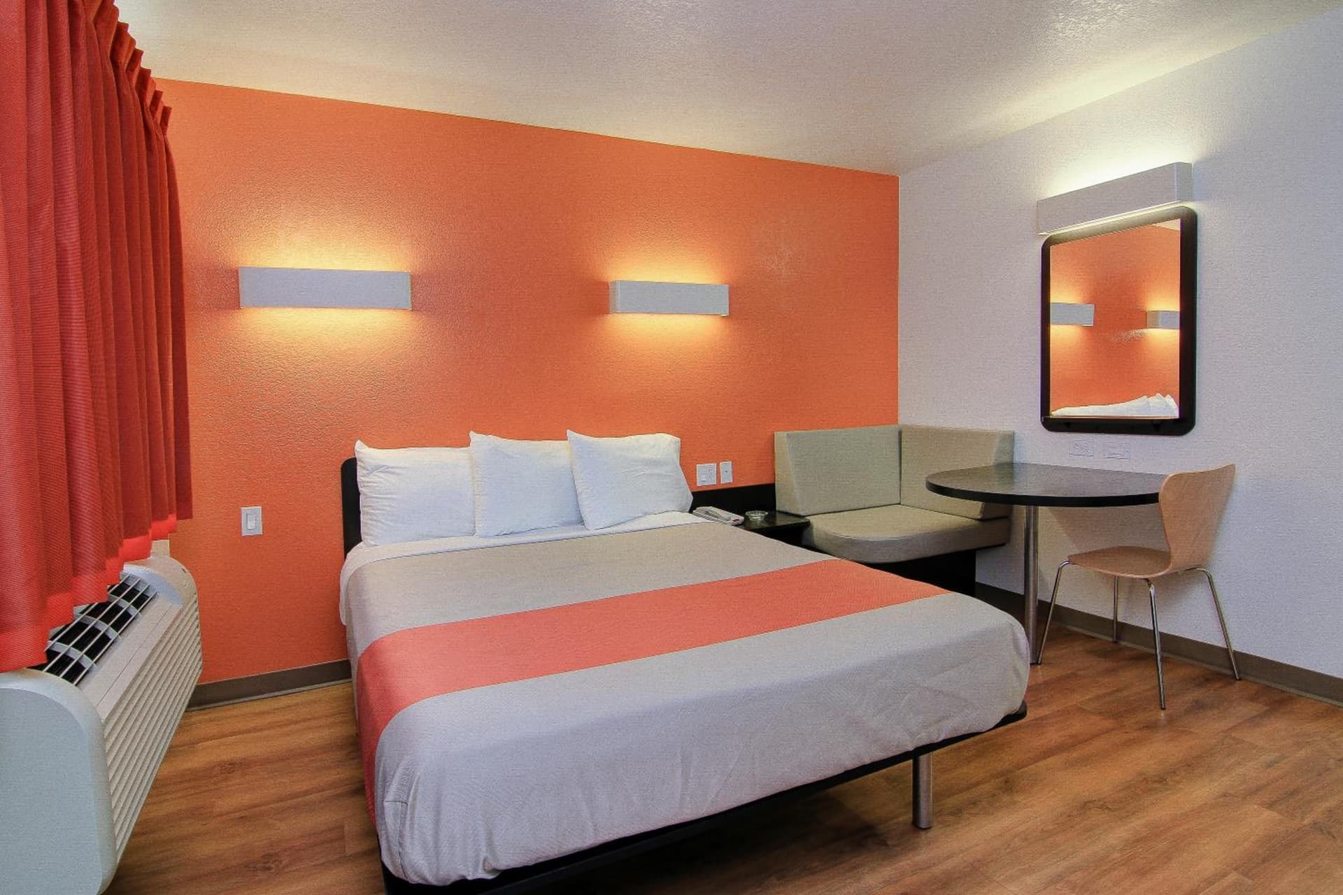 Motel 6 Old town Scottsdale Fashion Square gallery photo in Scottsdale, AZ — image 6