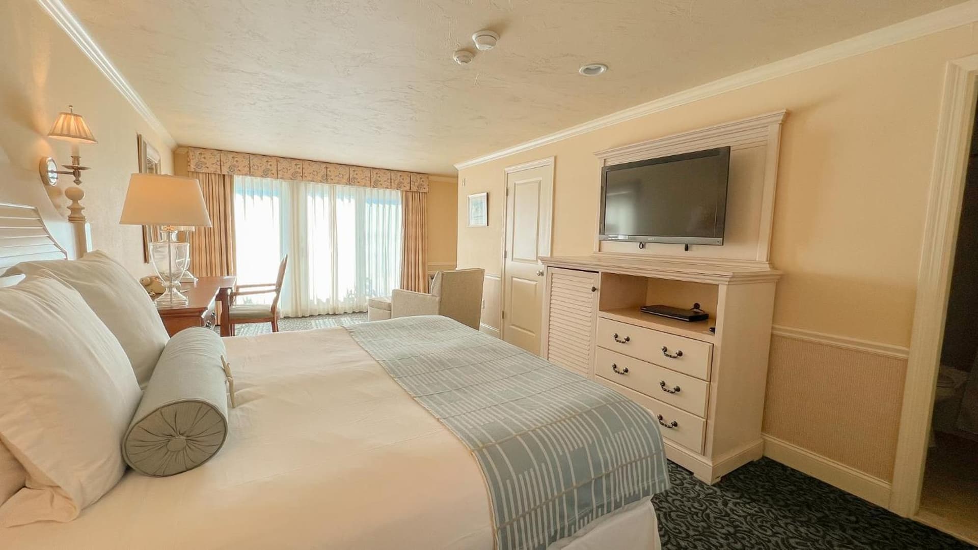 Anchor In Distinctive Waterfront Lodging gallery photo in Hyannis — image 27