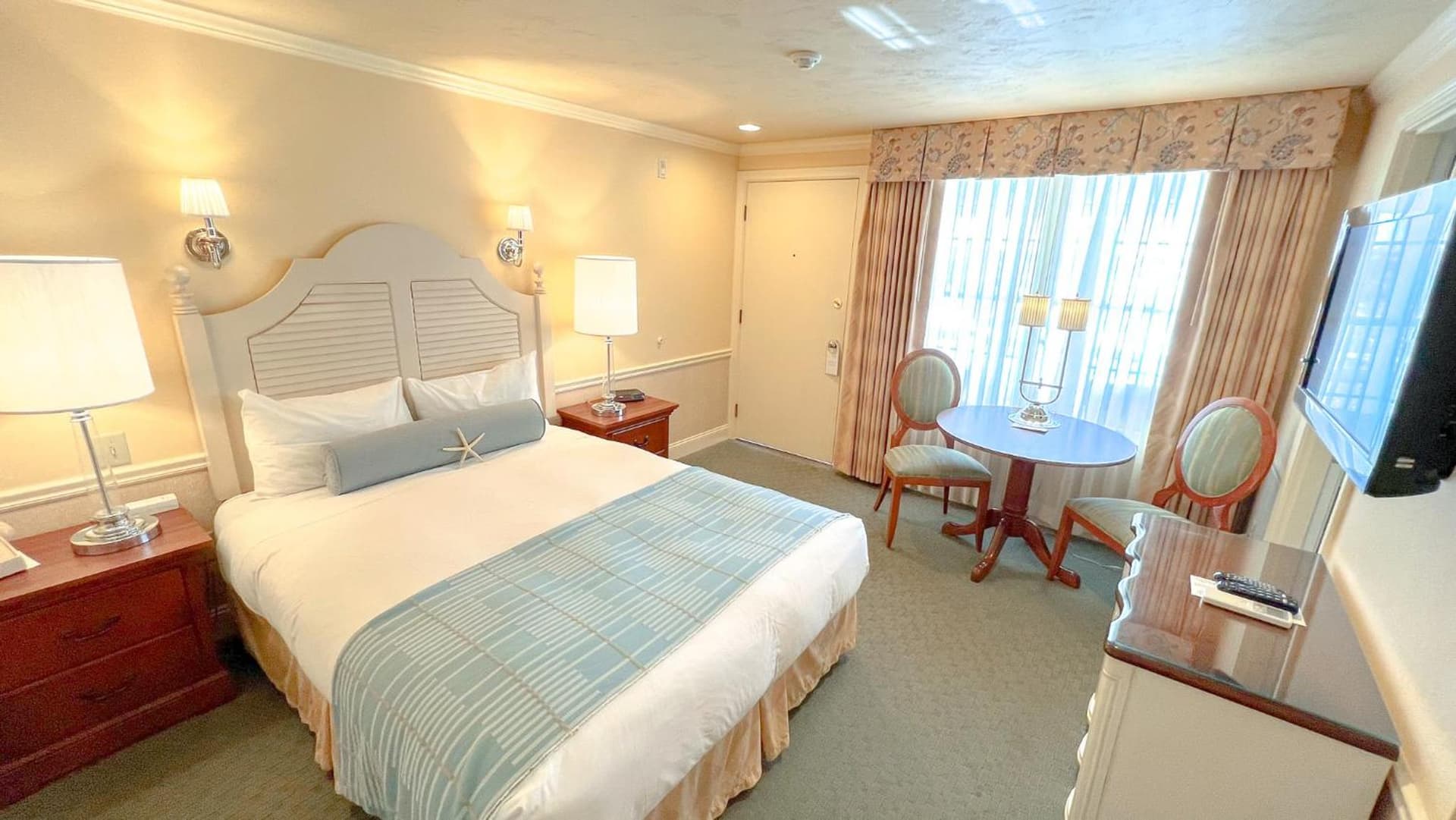 Anchor In Distinctive Waterfront Lodging gallery photo in Hyannis — image 14
