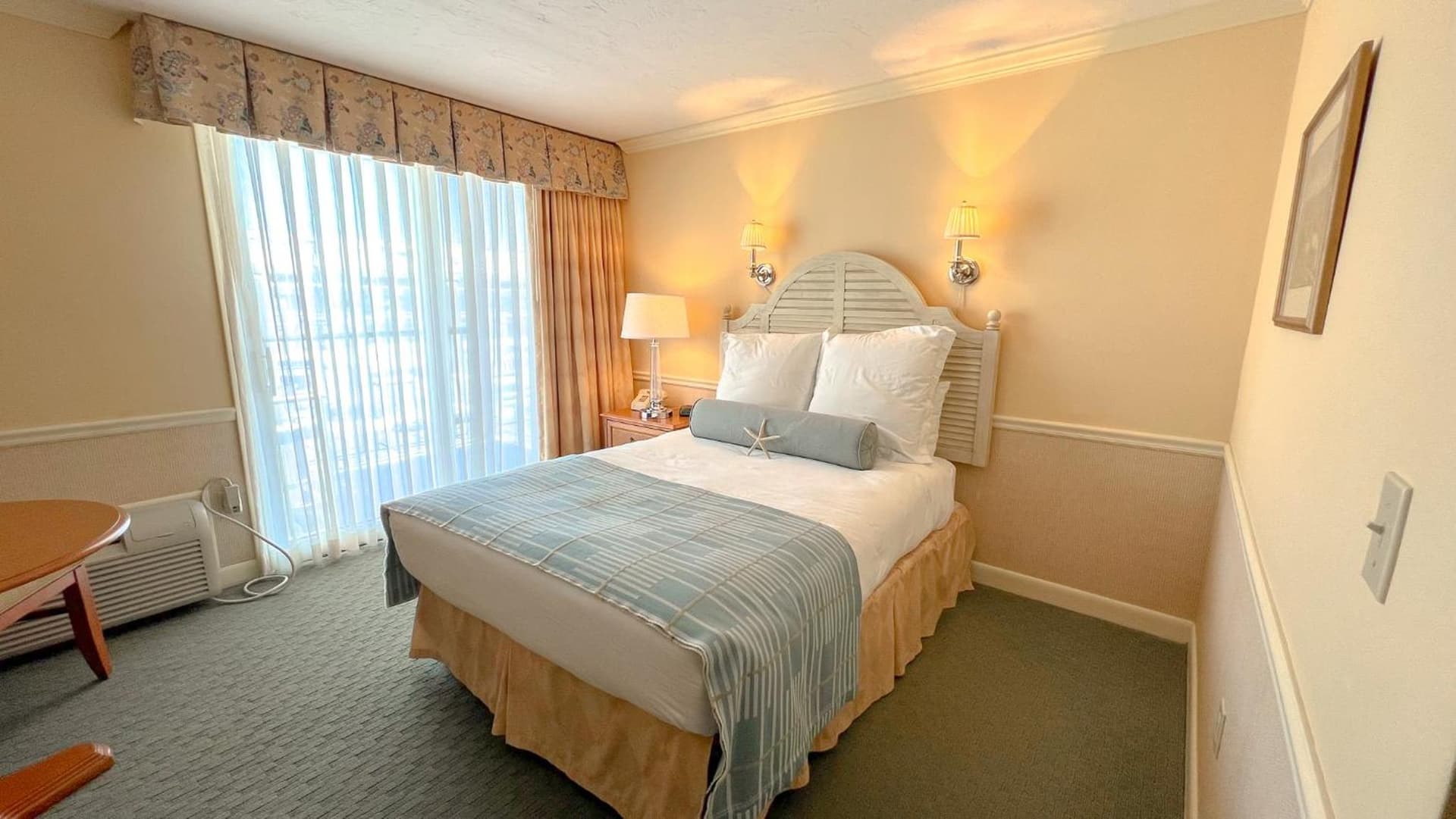 Anchor In Distinctive Waterfront Lodging gallery photo in Hyannis — image 97