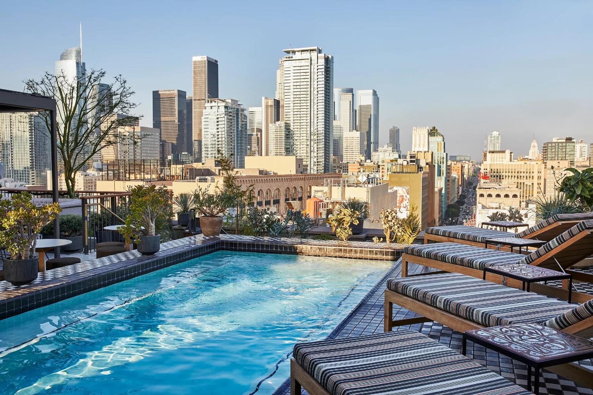 ViewPoint Suites interior in Los Angeles, CA — gallery photo 2