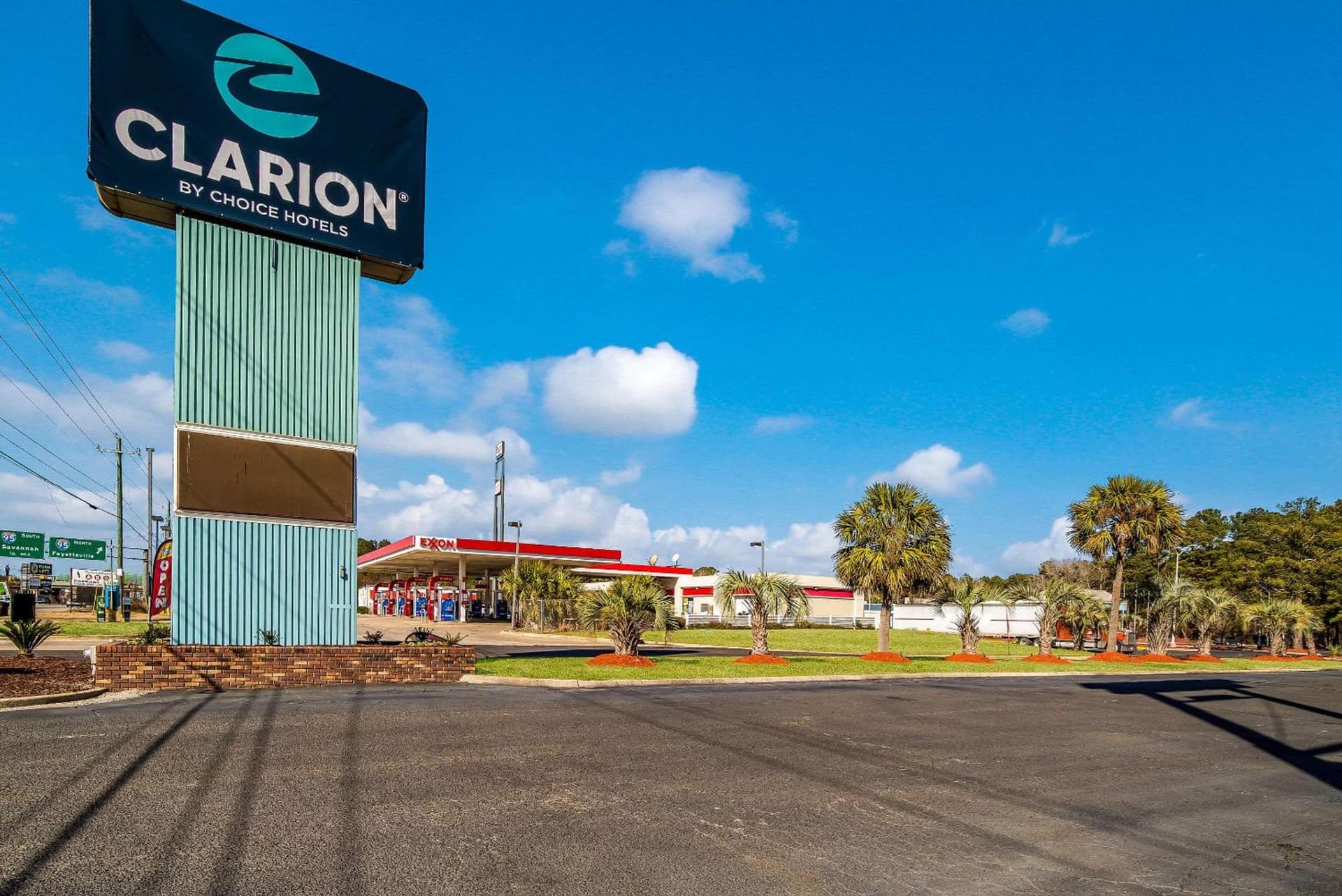 Clarion Inn & Suites Florence - Darlington interior in Florence, SC — gallery photo 2