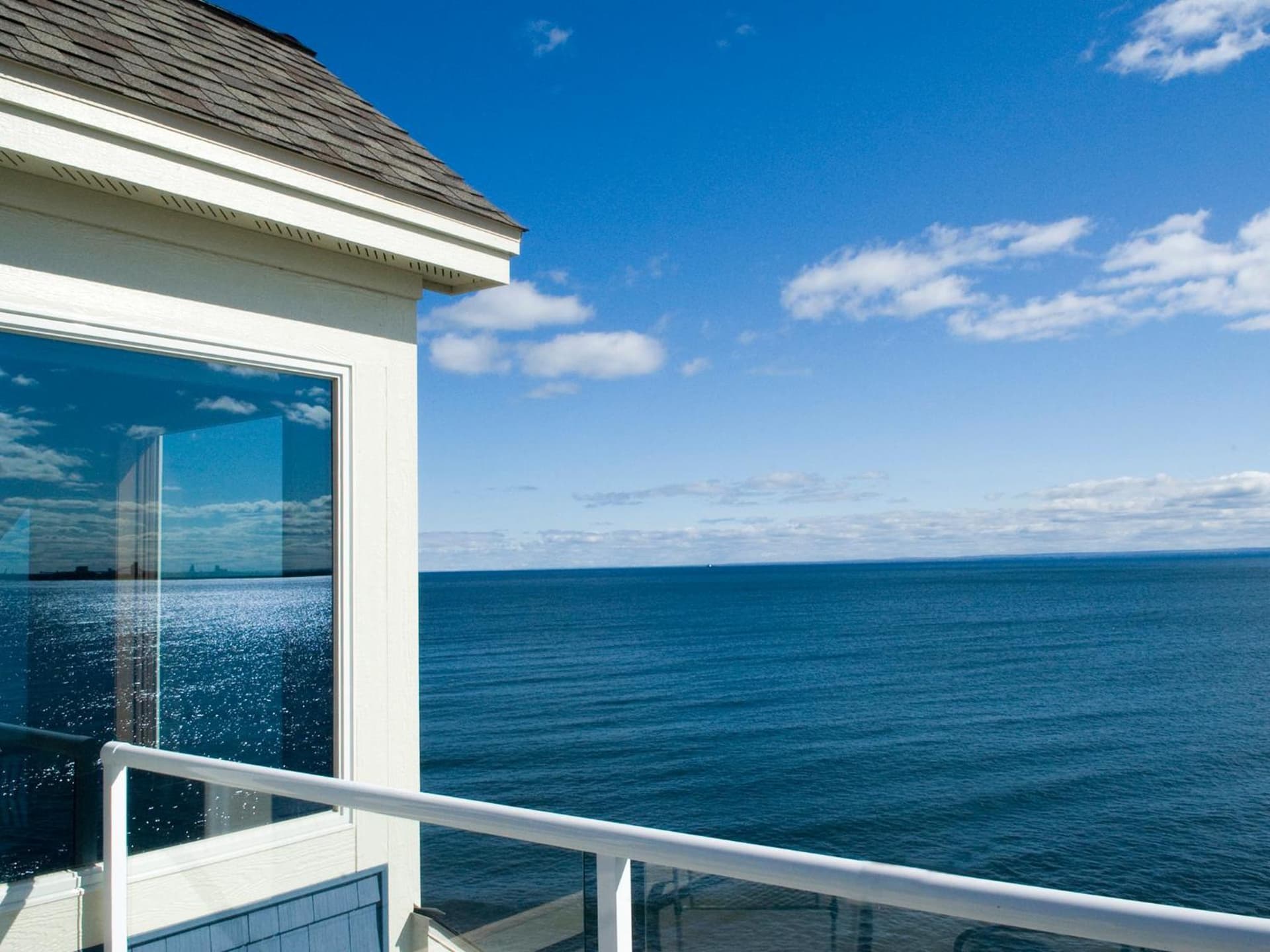 Beacon Pointe on Lake Superior property views in Duluth, MN — gallery photo 3