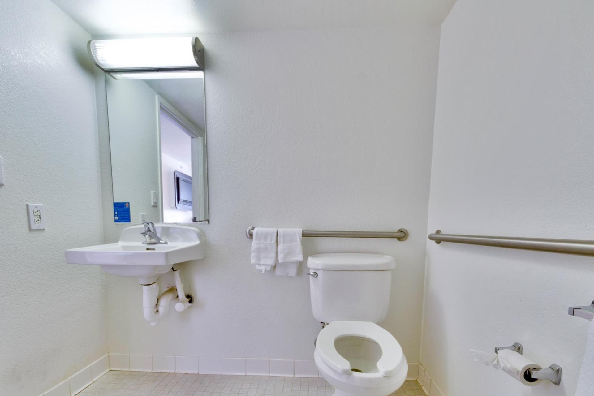 Motel 6-Lewisville, TX - Dallas gallery photo in Lewisville, TX — image 15