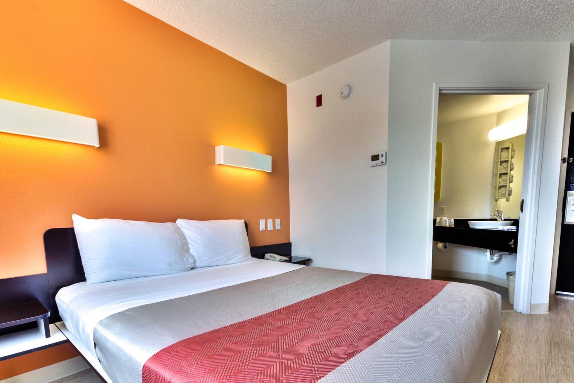 Motel 6-Lewisville, TX - Dallas gallery photo in Lewisville, TX — image 22
