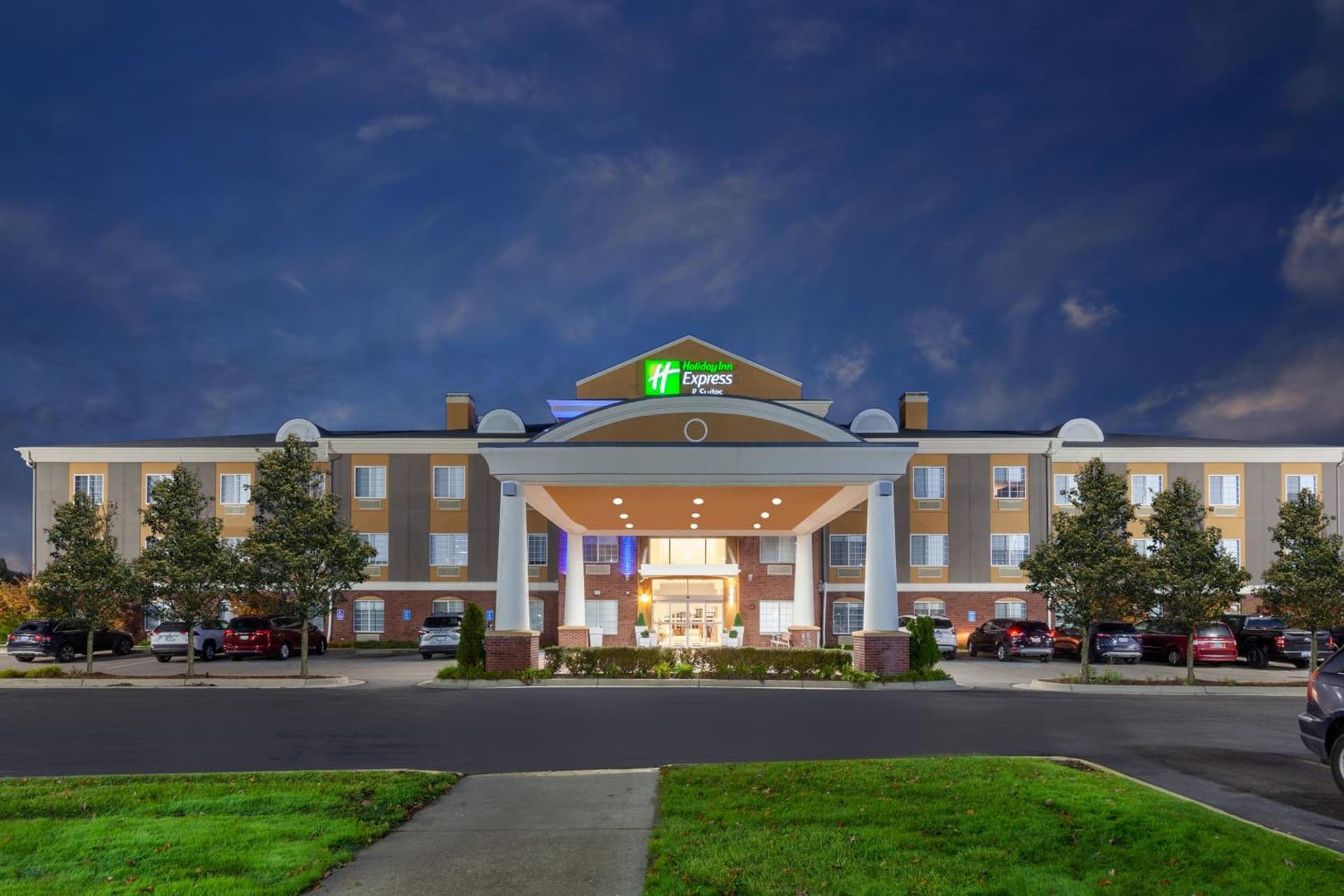 Holiday Inn Express Hotel & Suites Woodhaven by IHG featured exterior or lobby in Woodhaven, MI — similar hotel