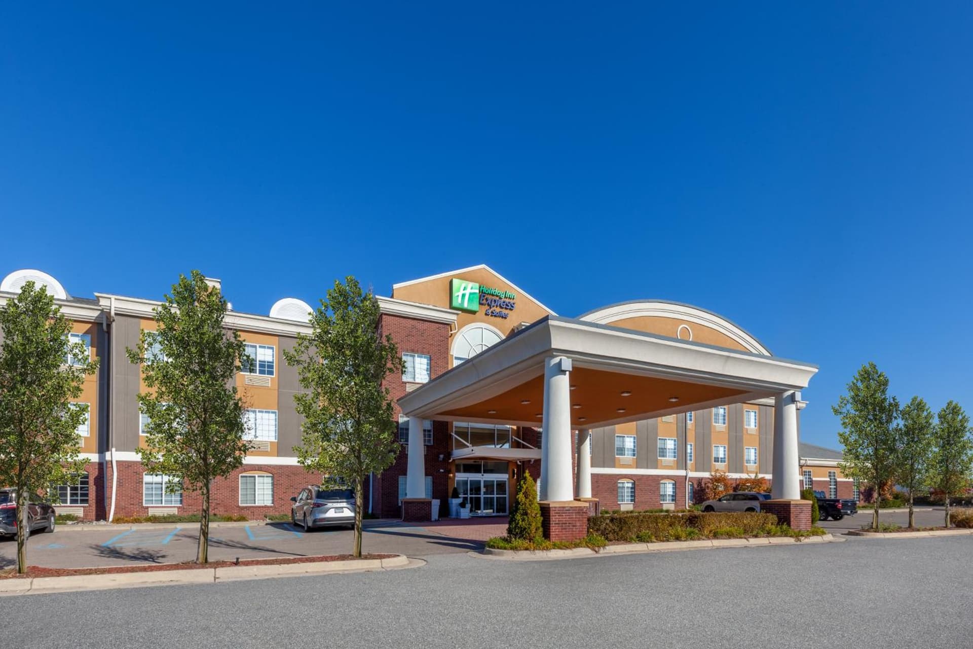 Holiday Inn Express Hotel & Suites Woodhaven by IHG gallery photo in Woodhaven, MI — image 35