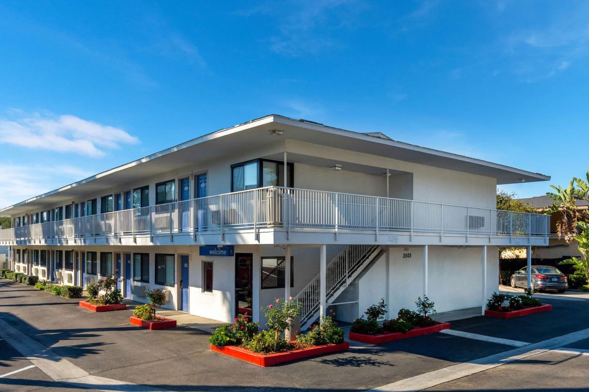 Motel 6-Santa Barbara, CA - State Street property views in Santa Barbara, CA — gallery photo 3