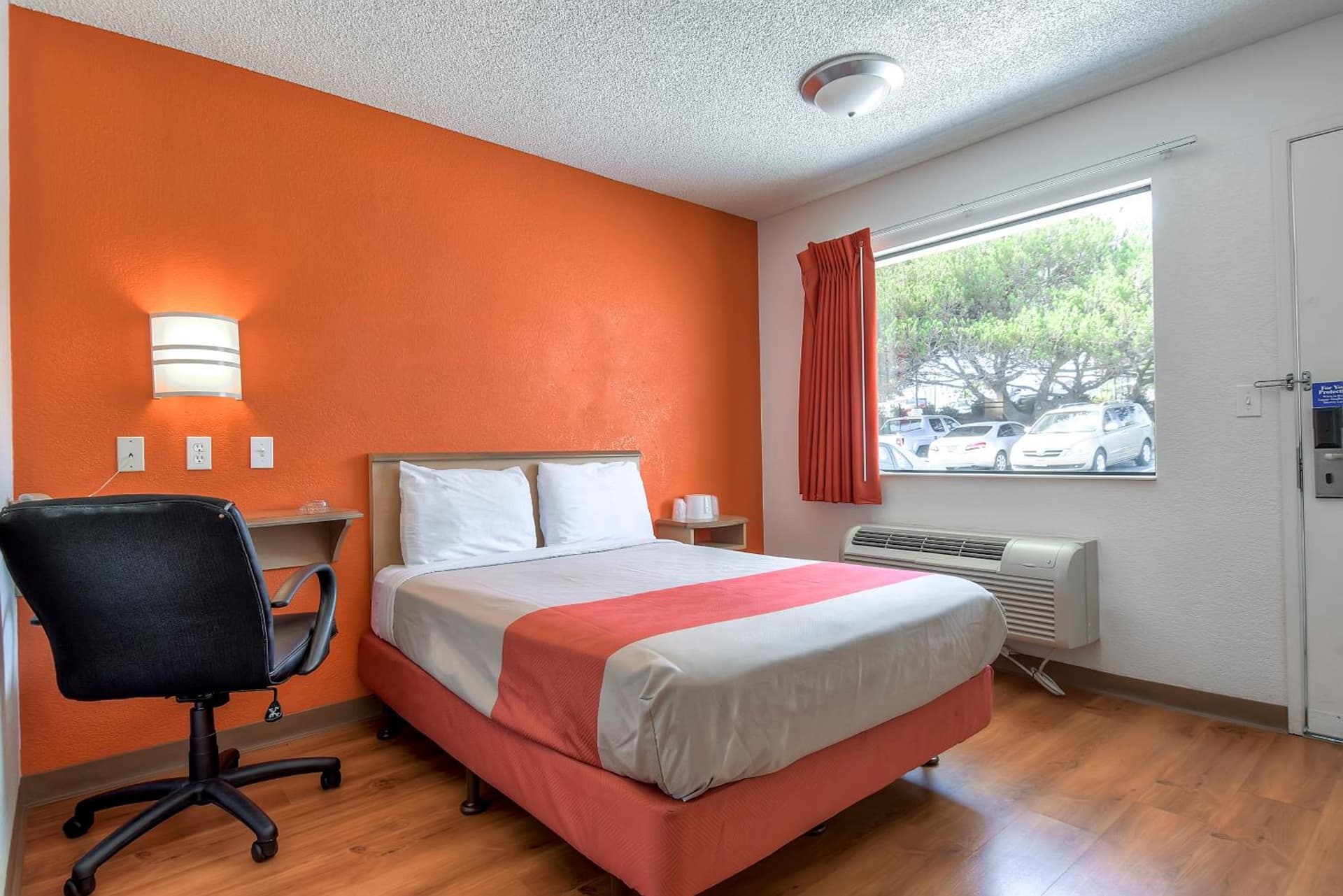 Motel 6-Carlsbad, CA - East Near LEGOLAND gallery photo in Carlsbad, CA — image 22