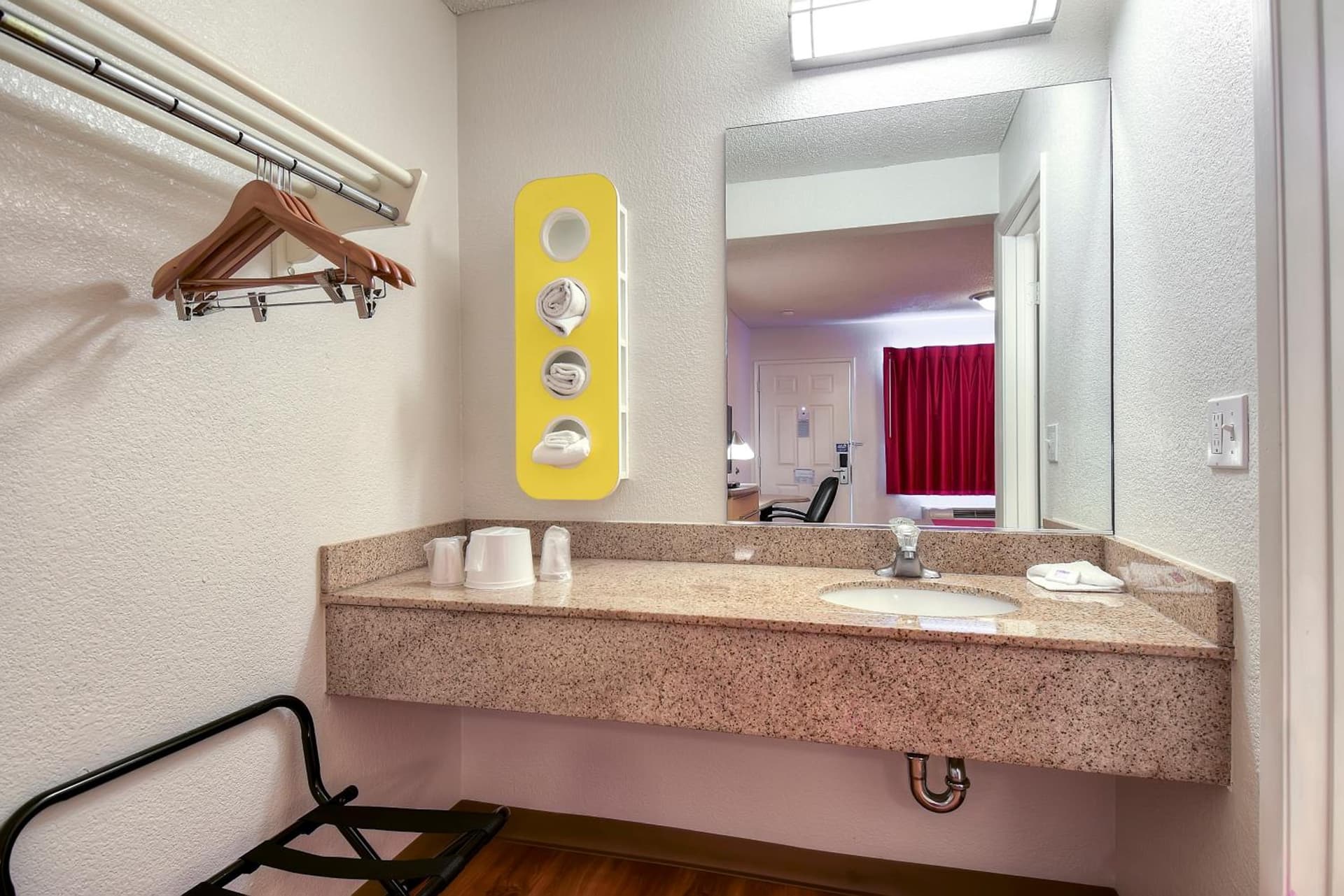 Motel 6-Carlsbad, CA - East Near LEGOLAND gallery photo in Carlsbad, CA — image 14